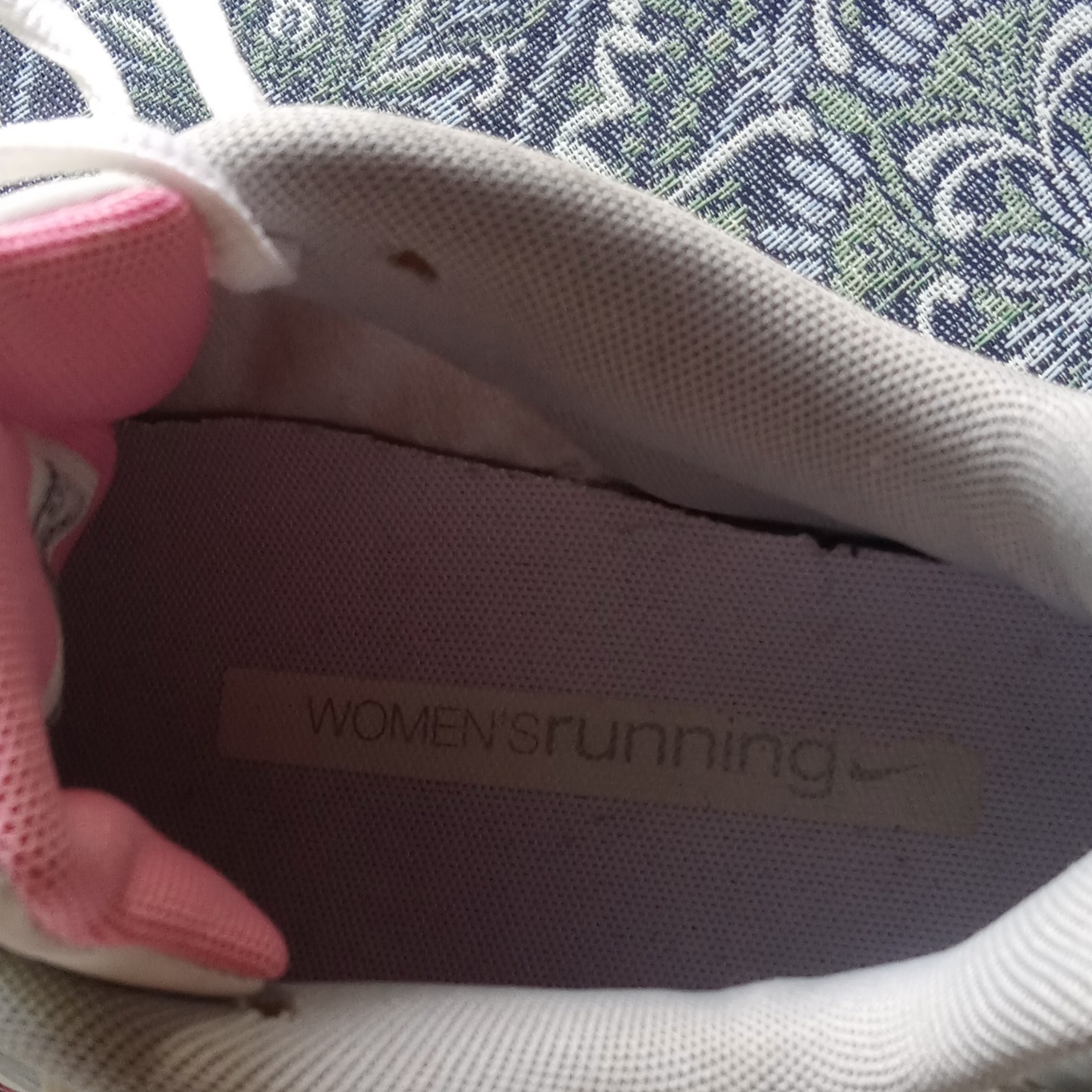 Nike Air Max Torch SL Women’s Size 10 White And Silver With Pink Running Shoes