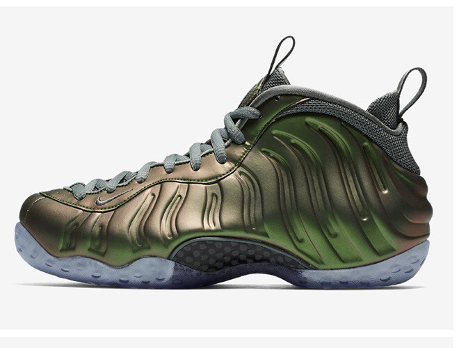 Nike Air Foamposite One Basketball Shoes AA3963-001 Women’s US 8.5 Stucco $230