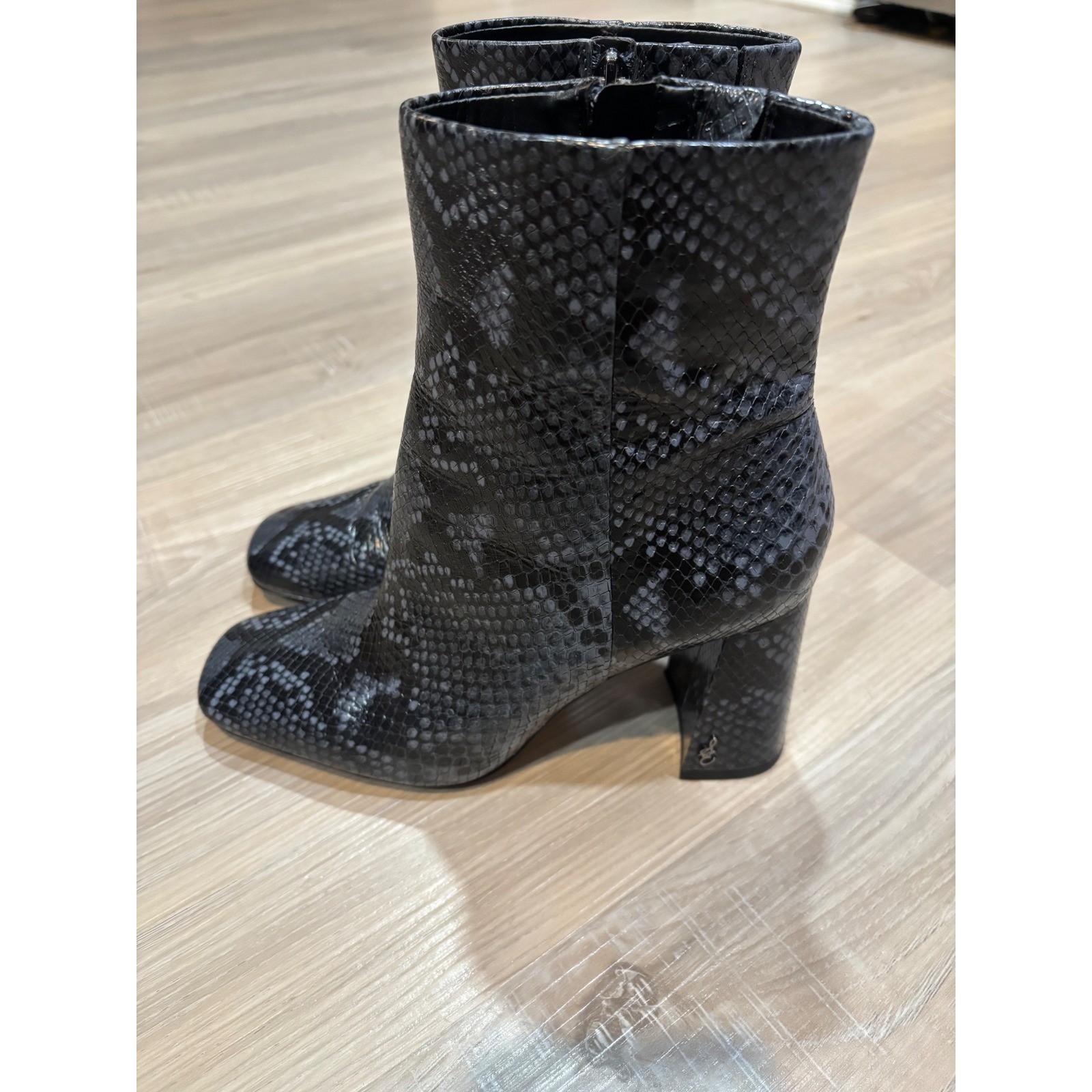 Sam Edelman Grey Black Snakeskin Embossed Square Toe Block Heel Ankle Boots 6.5