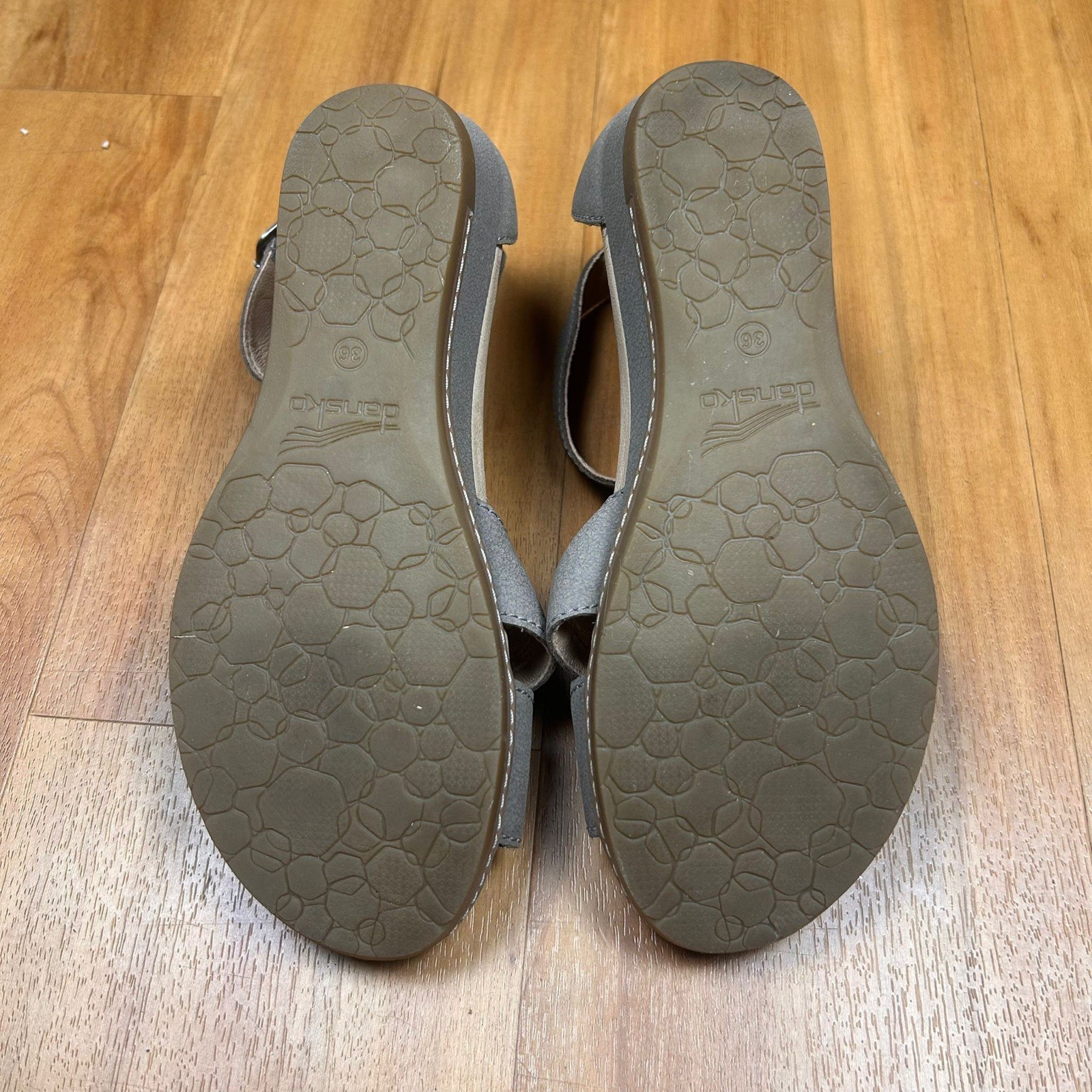 Dansko Gray Leather Wedge Sandals Womens Size EU 36 Ankle Strap Comfort