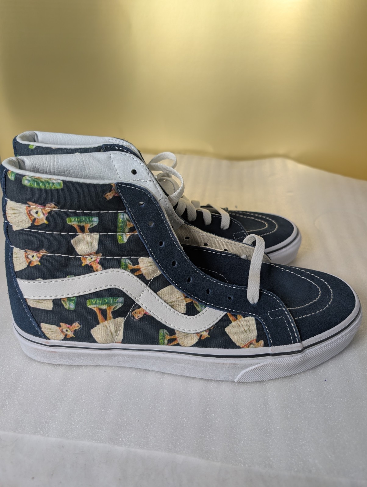 Vans SK8 High Top Blue Suede Hula Girl playing Ukulele Men’s 7, Women’s 8 1/2