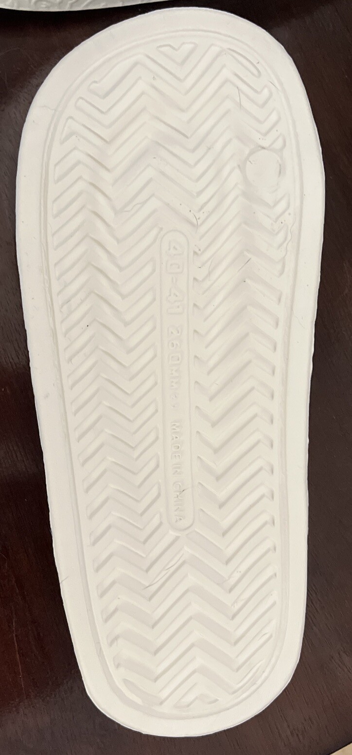NEW CUTE BEAR PILLOW SLIDES WHITE SZ 9-10 GARDEN BATHROOM SHOES NIB USA