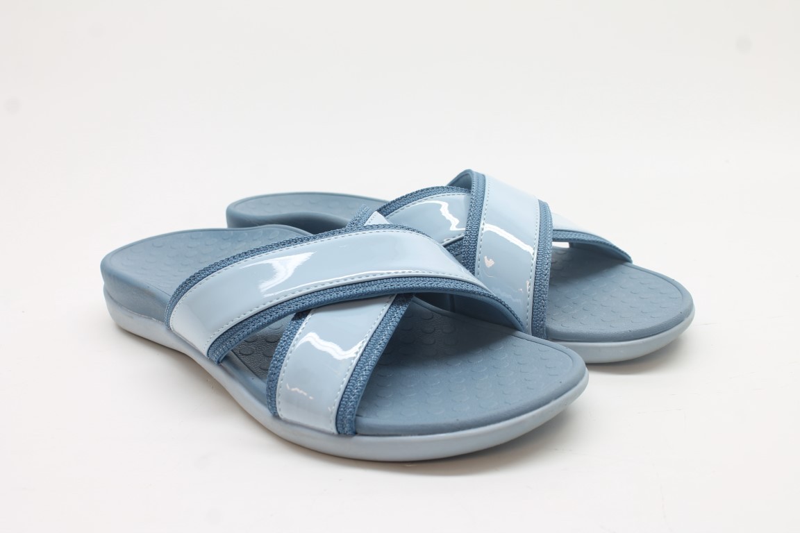 Vionic Women’s Merced Cross Strap Sandals Floor Sample