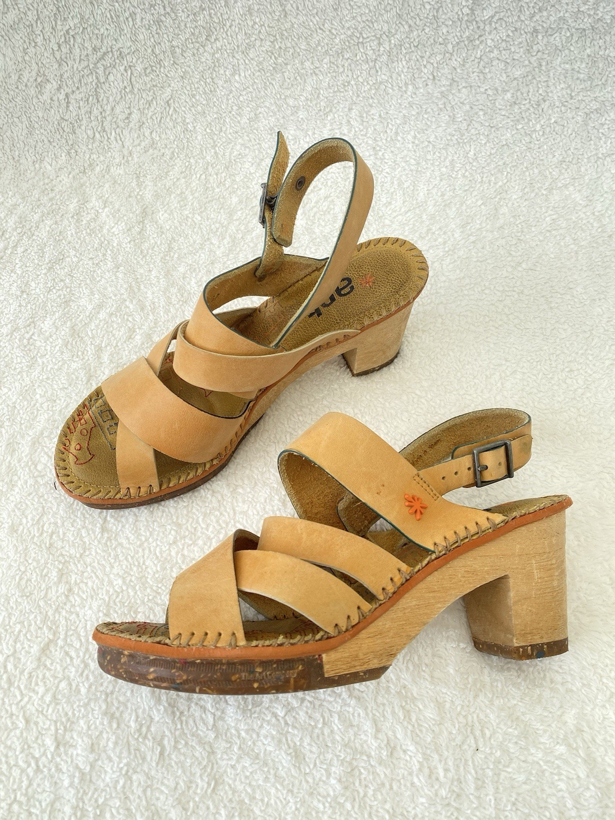 The Art Company Strappy Yellow Wood Heels Sandals Shoes Size 37 US 6, 6.5