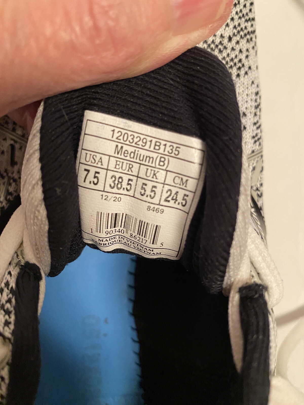 Size 7.5 Brooks Adrenaline GTS 21 Black/Gray/White 120329-1B-135 Super Clean