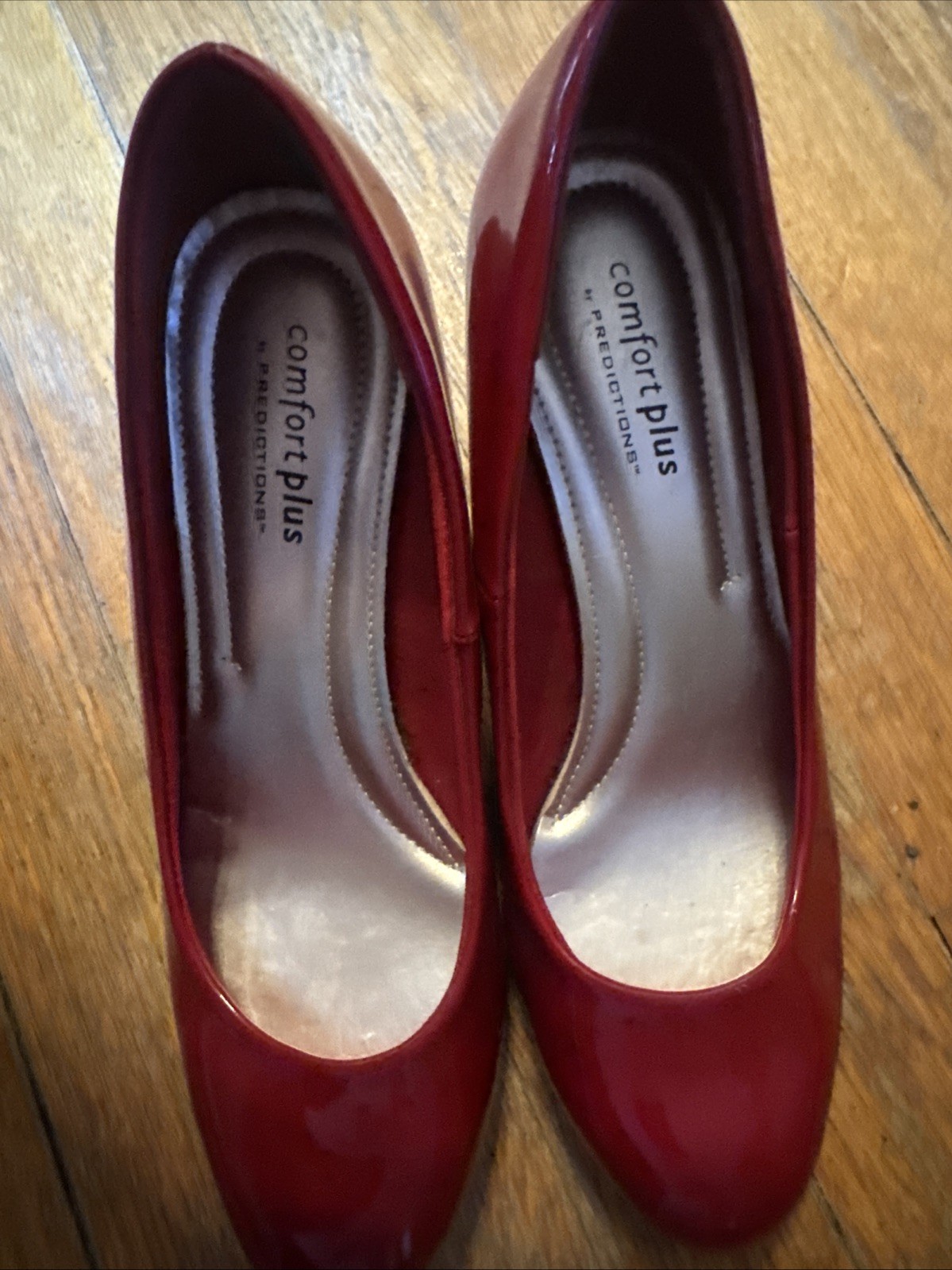 Comfort plus by Predictions red sleek womens heels size 8, only worn a few times