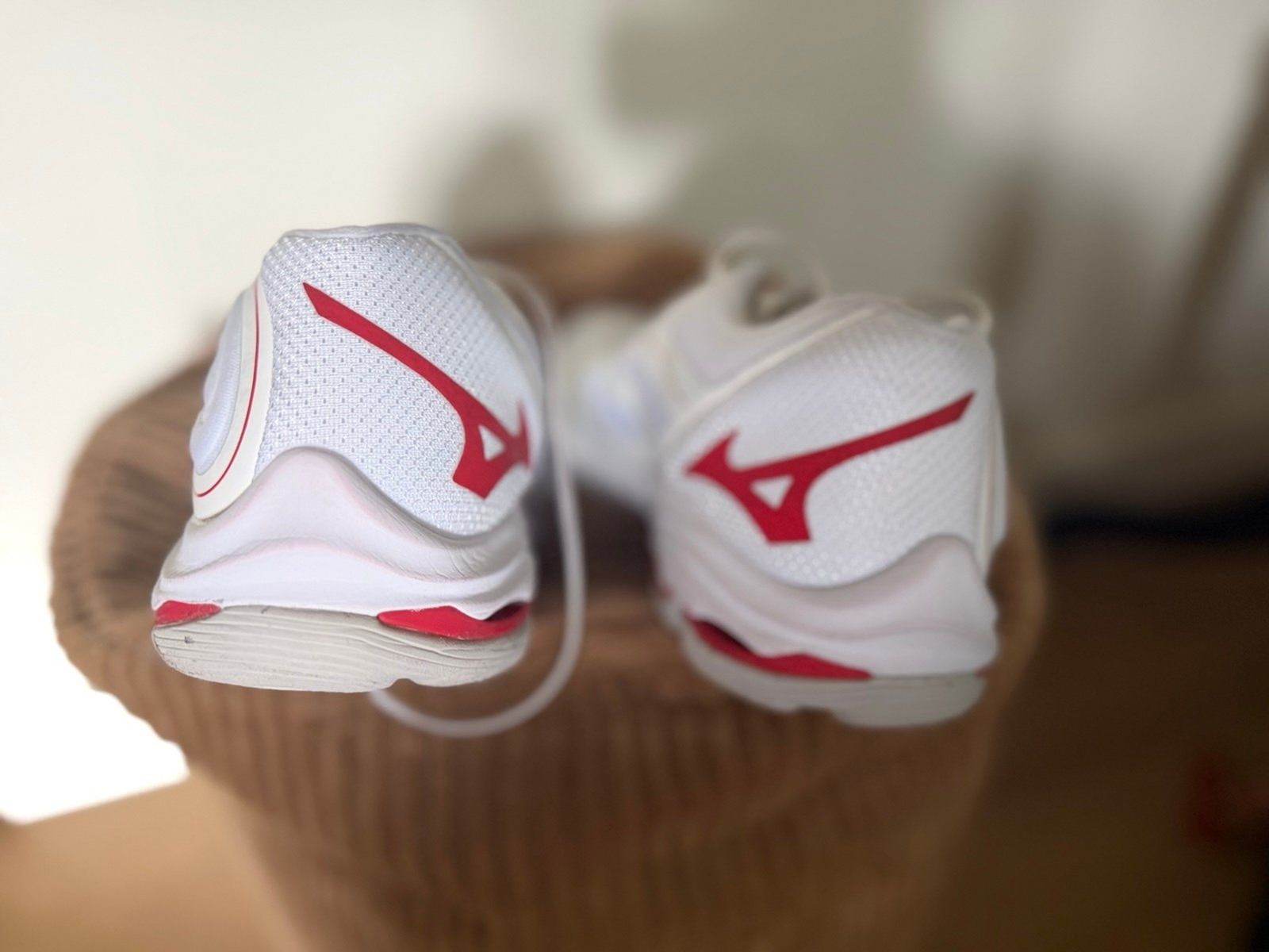 Mizuno Wave Lightning Z6 White Red