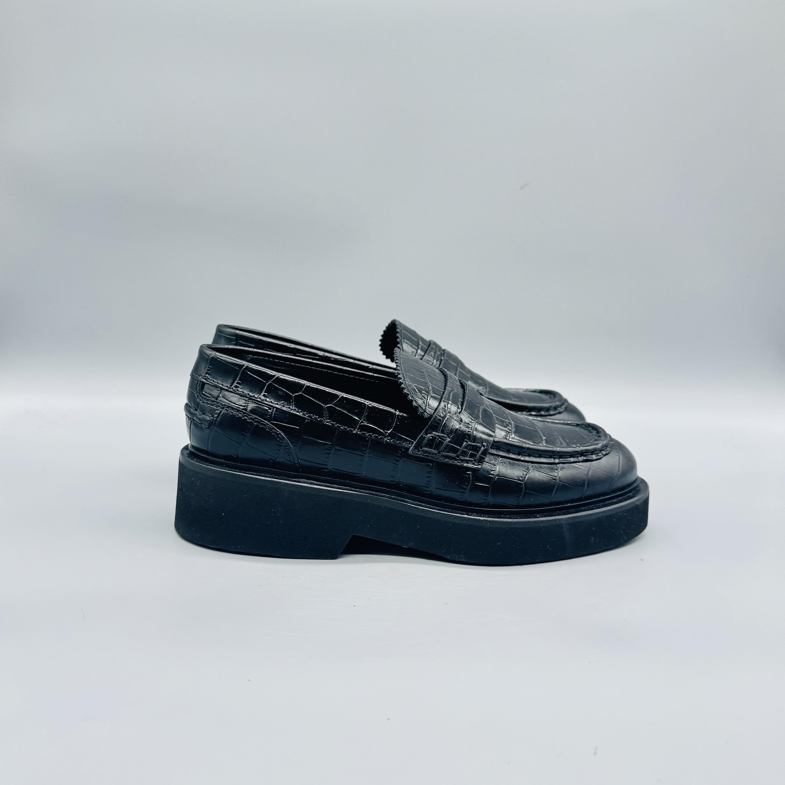 Aquatalia Shoes Womens 5.5 Black Croc Embossed Leather Slip On Penny Loafer