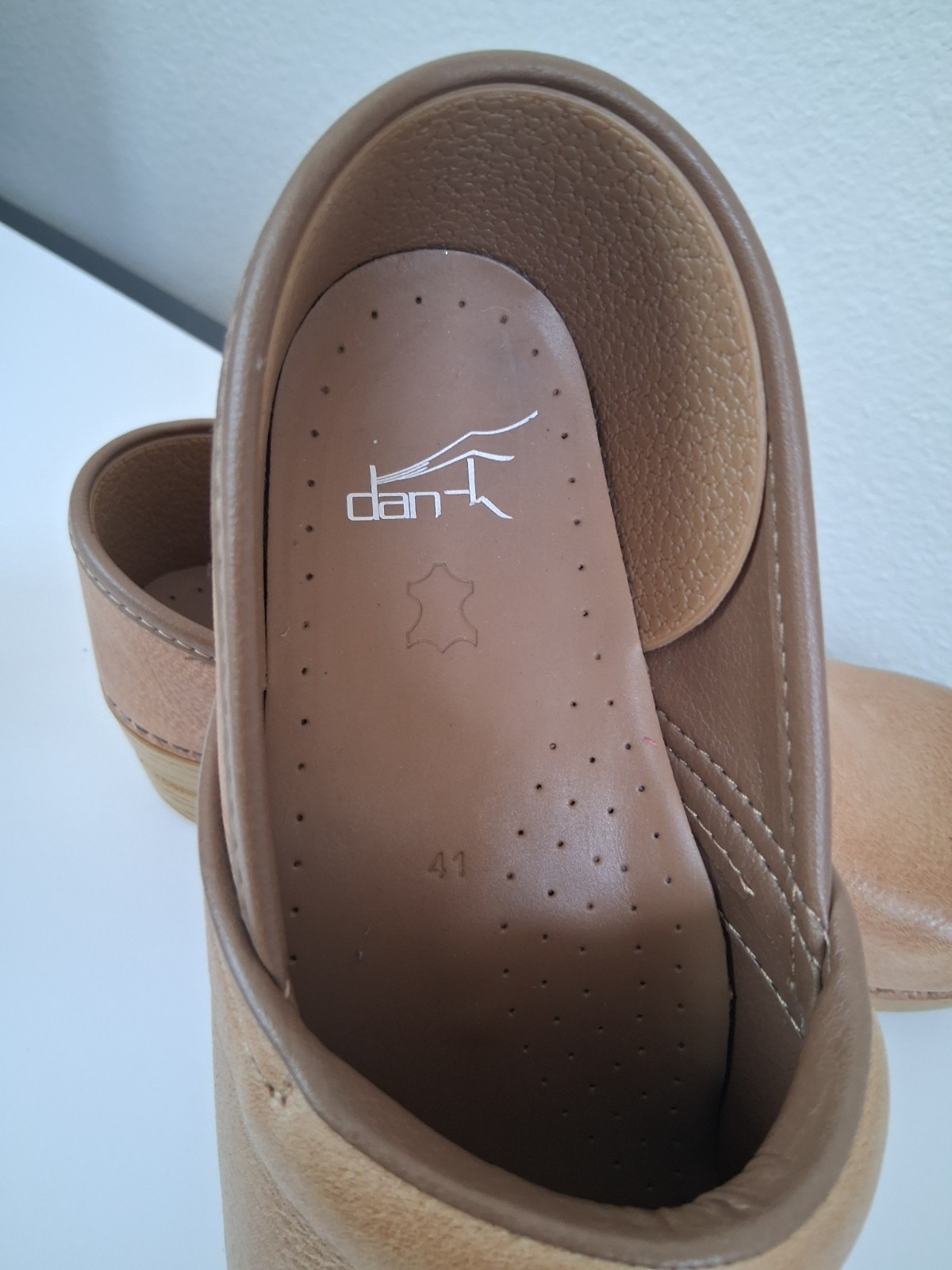 DANSKO PROFESSIONAL TAN BURNISHED SUEDE CLOGS 106-641212 WOMEN EU 41 US 10.5 /11
