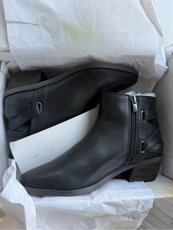 Yellow Box Lania Black Ankle Booties Size 9 Strappy Ring Accent Low Block Heel