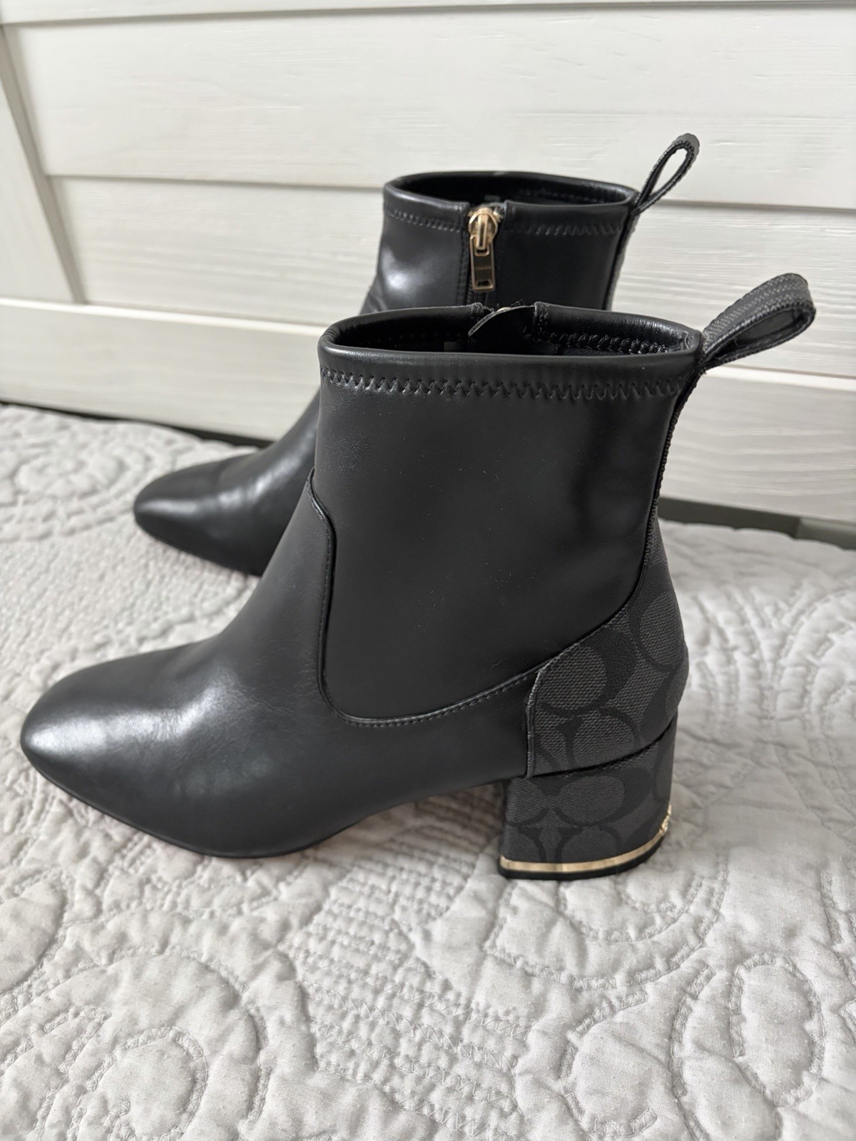 COACH Signature Black Leather Ankle Bootie Zip Almond Toe Women’s US 8.5 EU 39