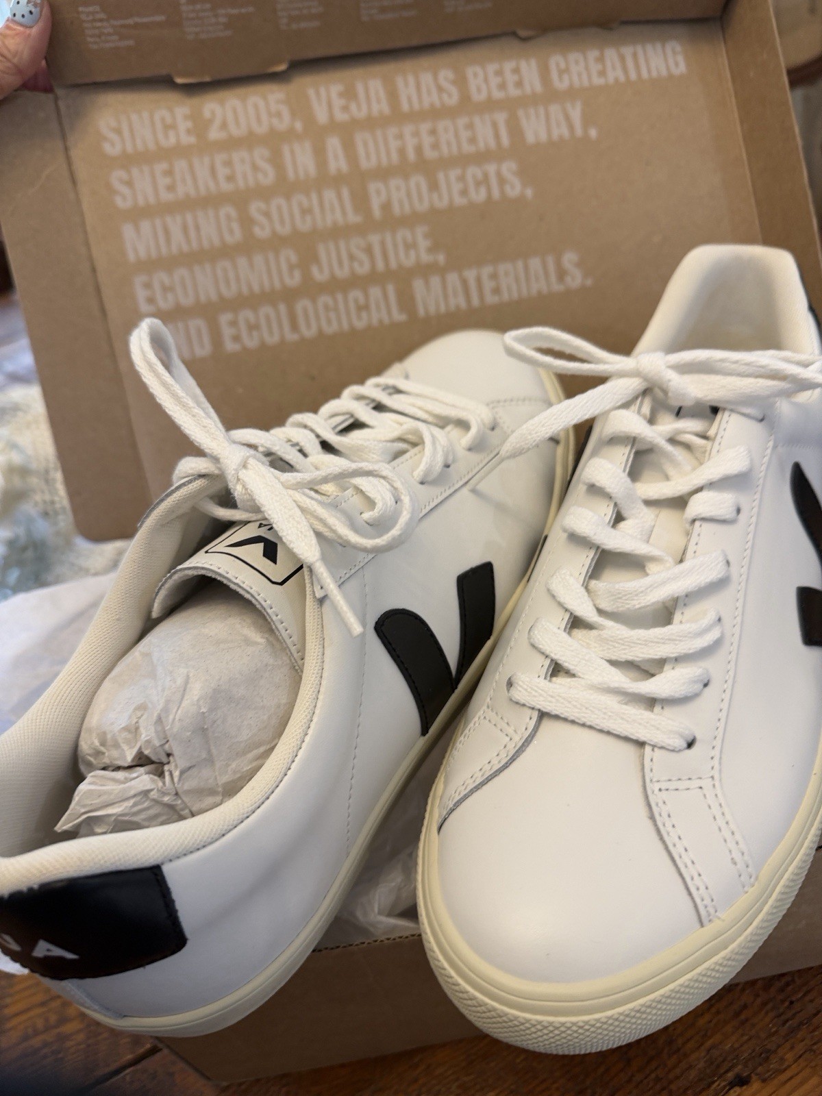 Size 8 – Veja Esplar Leather White Black W