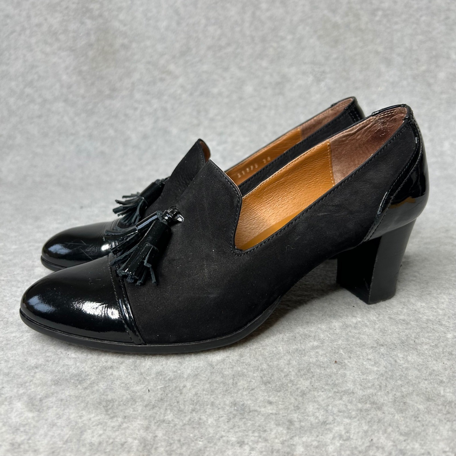 Odette e Odile Black Suede Patent Block Heel Tassel Loafers Made Japan 24 US 7