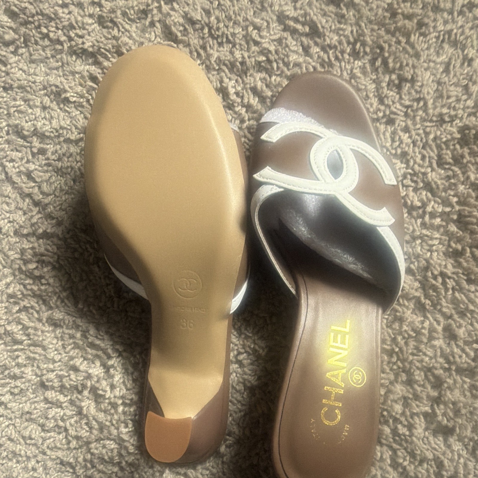 CHANEL Womens Brown/White CC Logo Leather Slide Sandals Slip-On US 5.5 EU 36