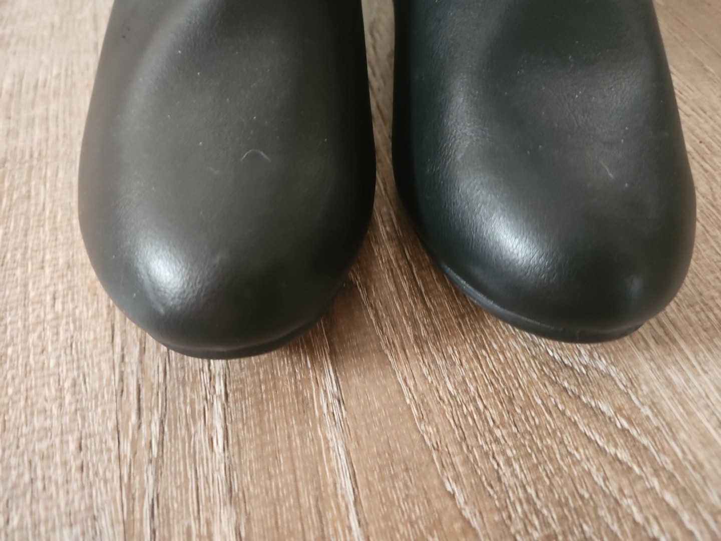 Vepose New York Women’s size 6 zip side Strappy booties *NWT* Weather Resistant