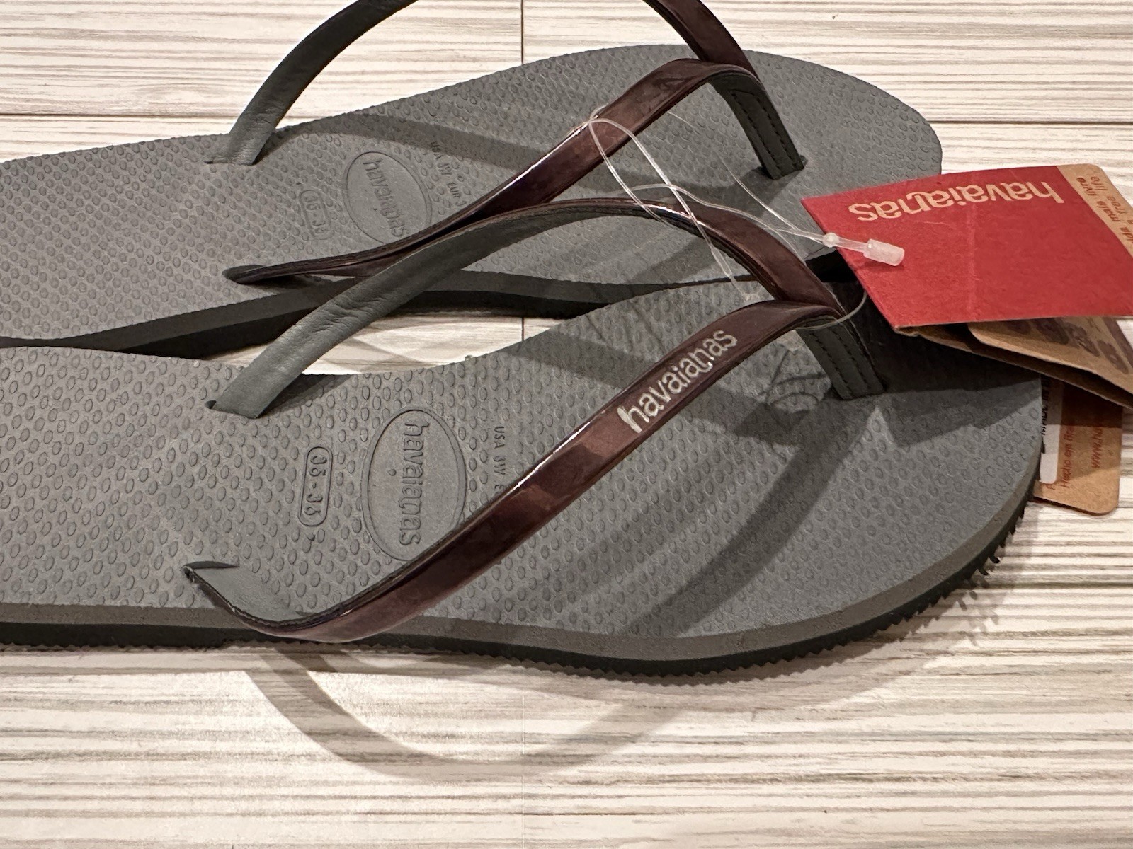 Havaianas Women’s You Metallic Flip Flop Sandal Gray Steel Size 37-38/US 6 NEW!