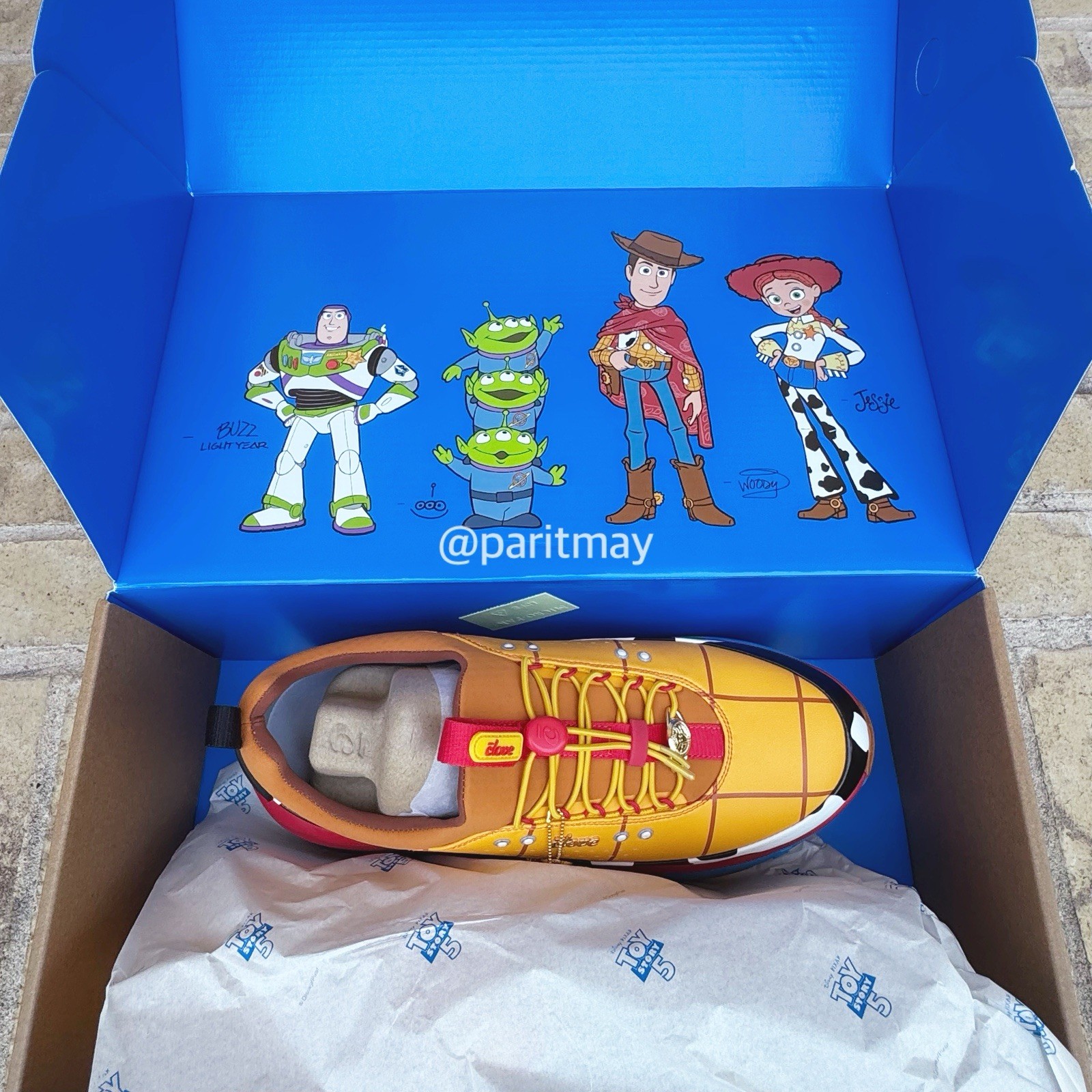 Ćlove Women’s Disney Pixar’s Toy Story 5 Woody W10/ M8 (NEW IN BOX)