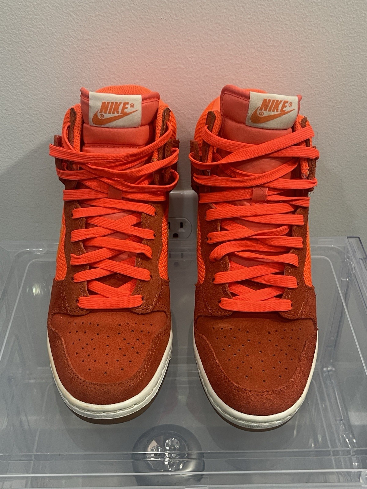 Nike women’s High Top Orange Brown Lace-Up Athletic Sneakers Activewear Casual