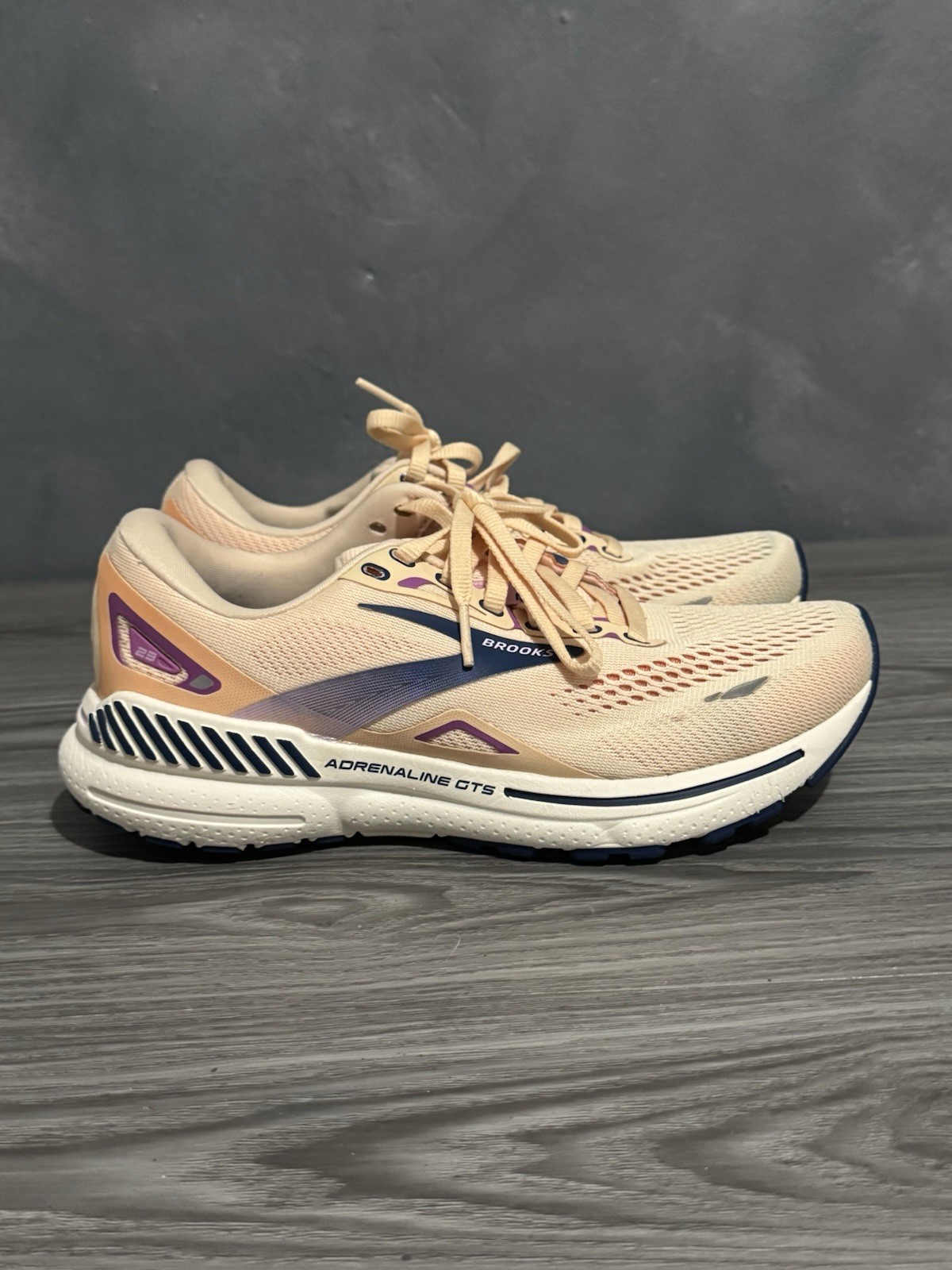 Brooks Adrenaline GTS 23 1203811B795 Apricot Orange Blue Running Shoes Women 6.5