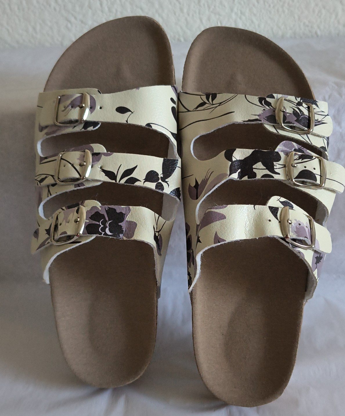NEW Woman Gold Coast TRIPLE BUCKLE STRAPS SLIDE SANDALS Size 9.5 COMFORT FLORAL