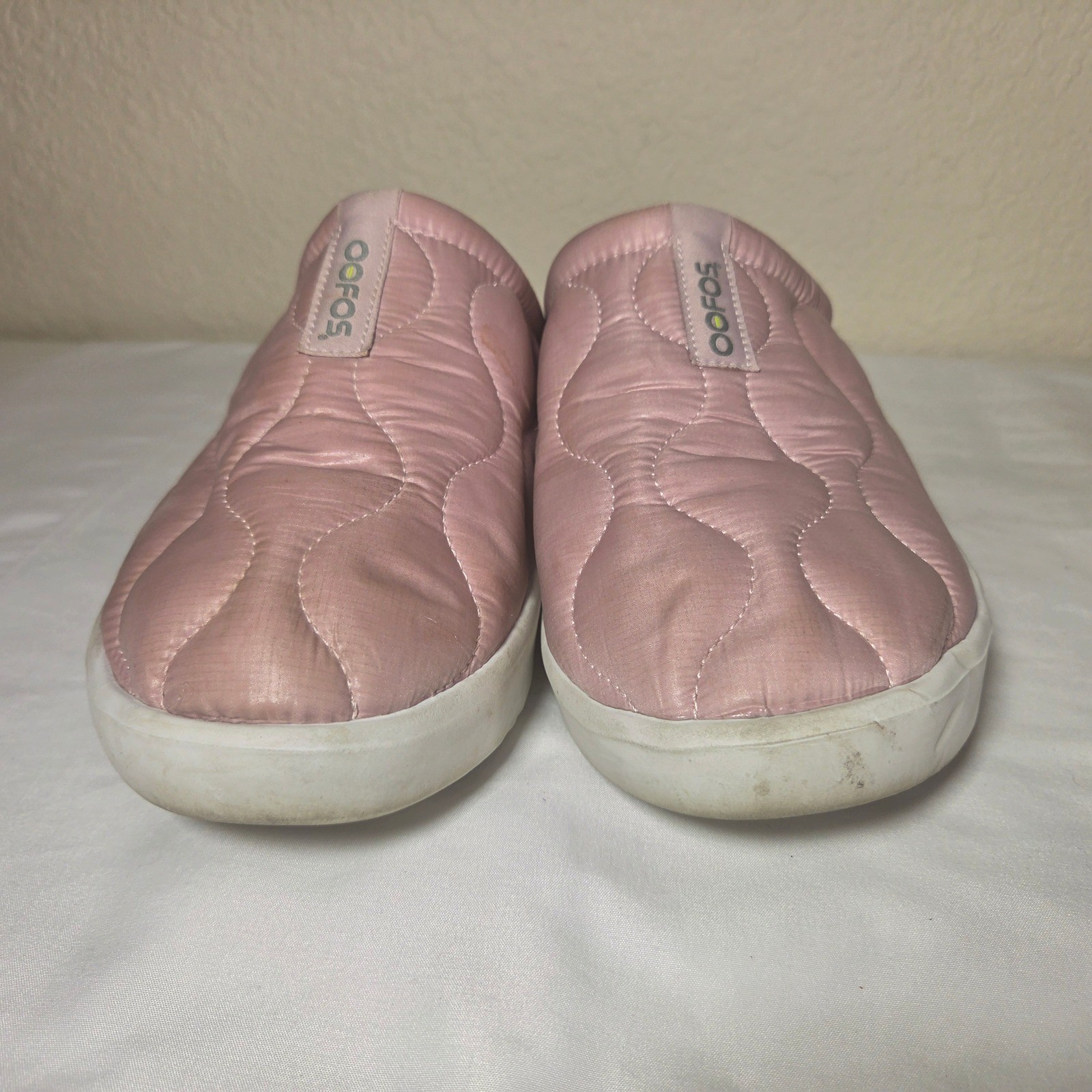 Oofos OOmg Eezee Quilted Mule Slippers Pink Womens Size 9 EU 40 Recovery Shoes