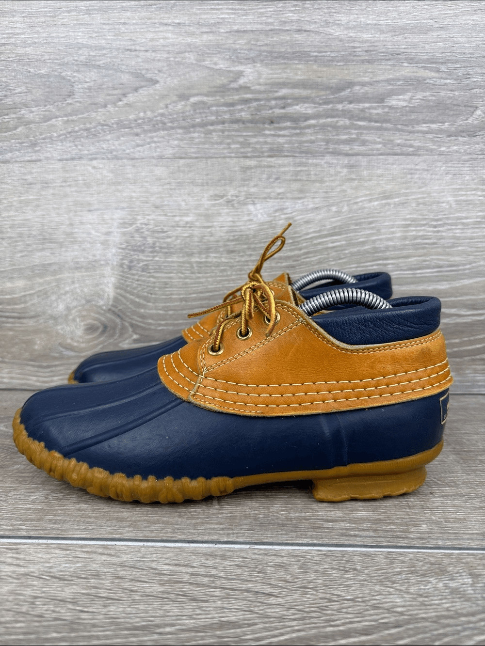 L.L. Bean Maine Hunting Shoe Women’s Sz 8 Waterproof Tan Leather Navy Moc Boots