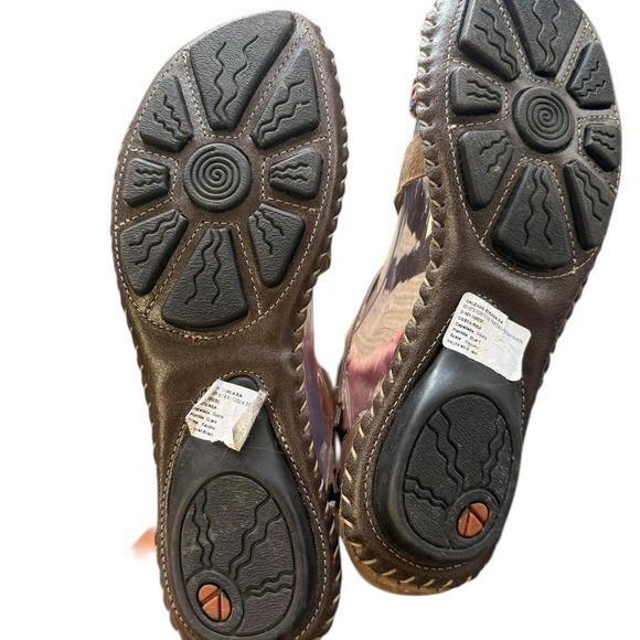 Brown leather sandals with colorful straps #leathersandals
