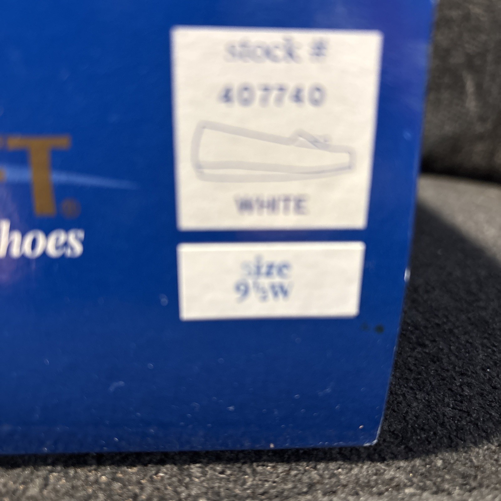 Ultrasoft White Leather Women’s Shoes Size 9.5 US W Red Cross Shoes New