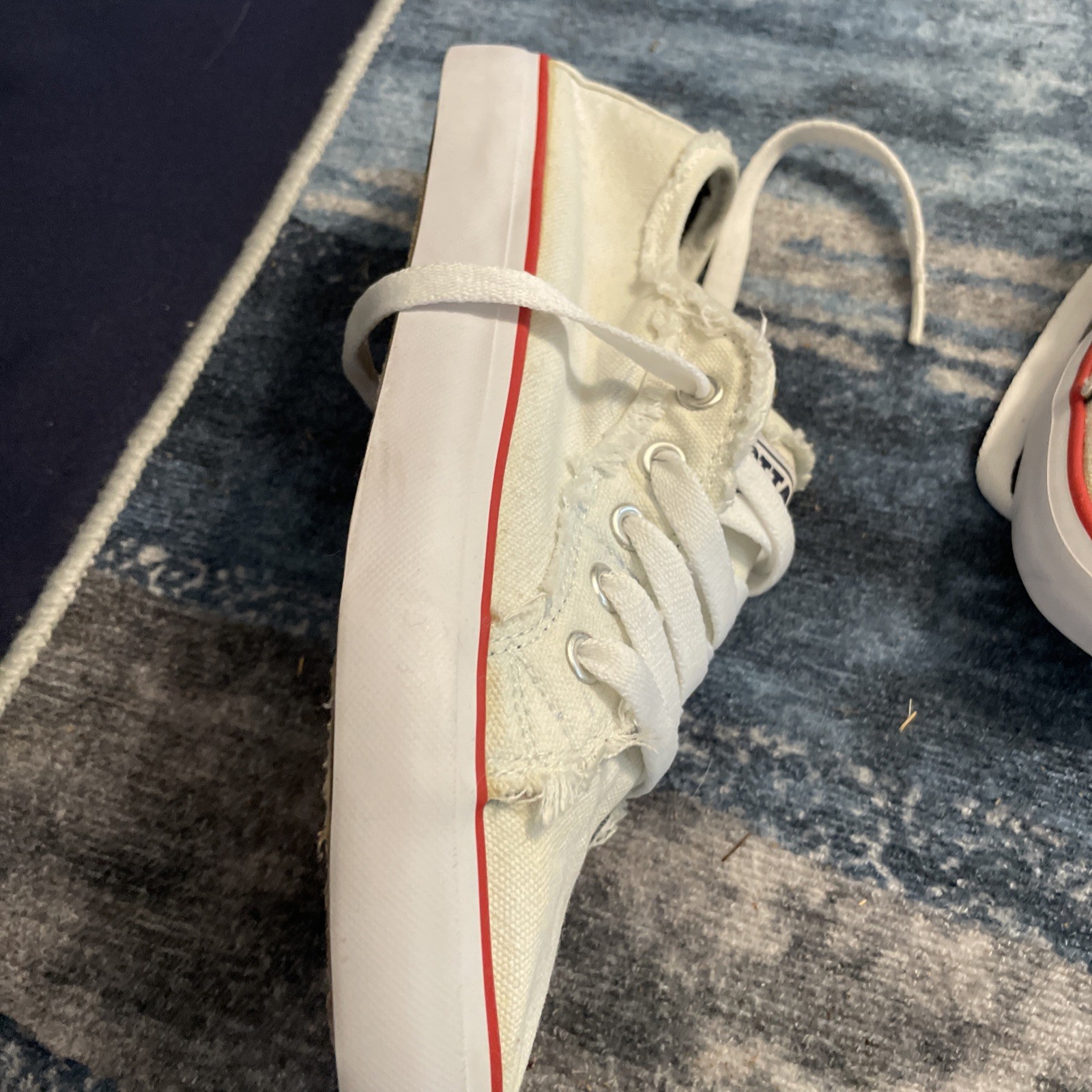 Gotta Flurt Shoes Womens 7 Walking Sneakers Off-White Canvas Lace Up Casual