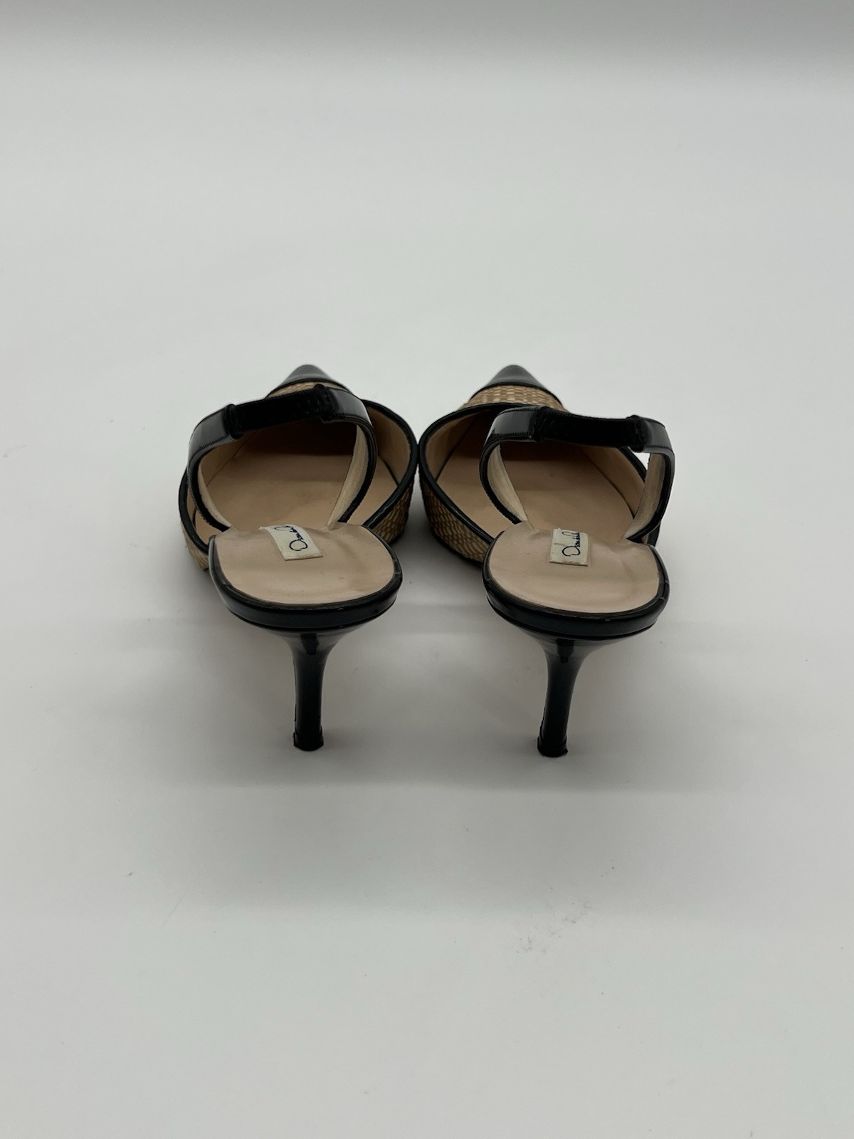 Oscar De La Renta women 37.5 US 7 Cream Raffia Black Patent Slingback Heel Shoes