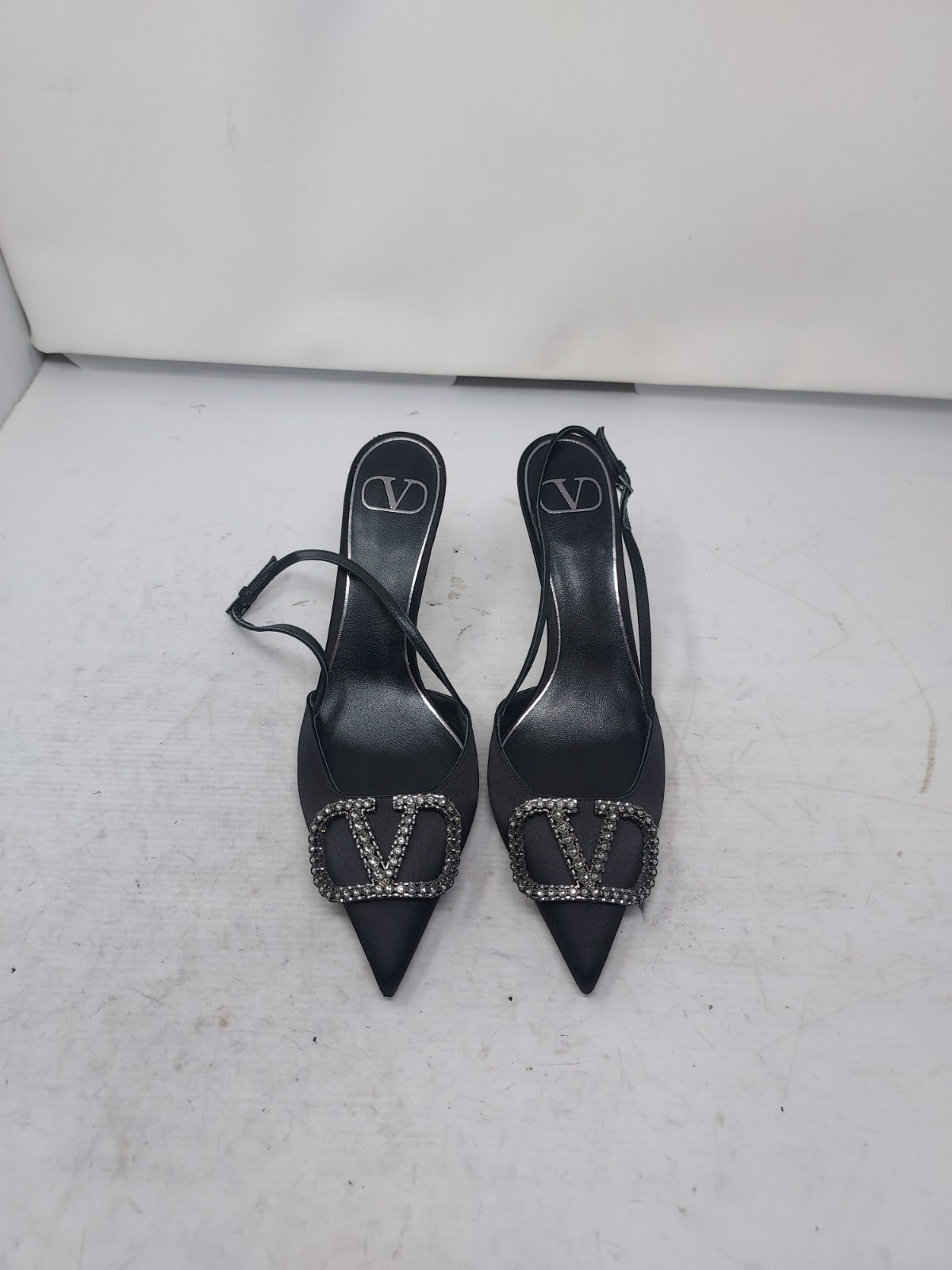 Valentino Garavani EU 39.5 US 9.5 V Logo Crystal Black Slingback Heel Shoe