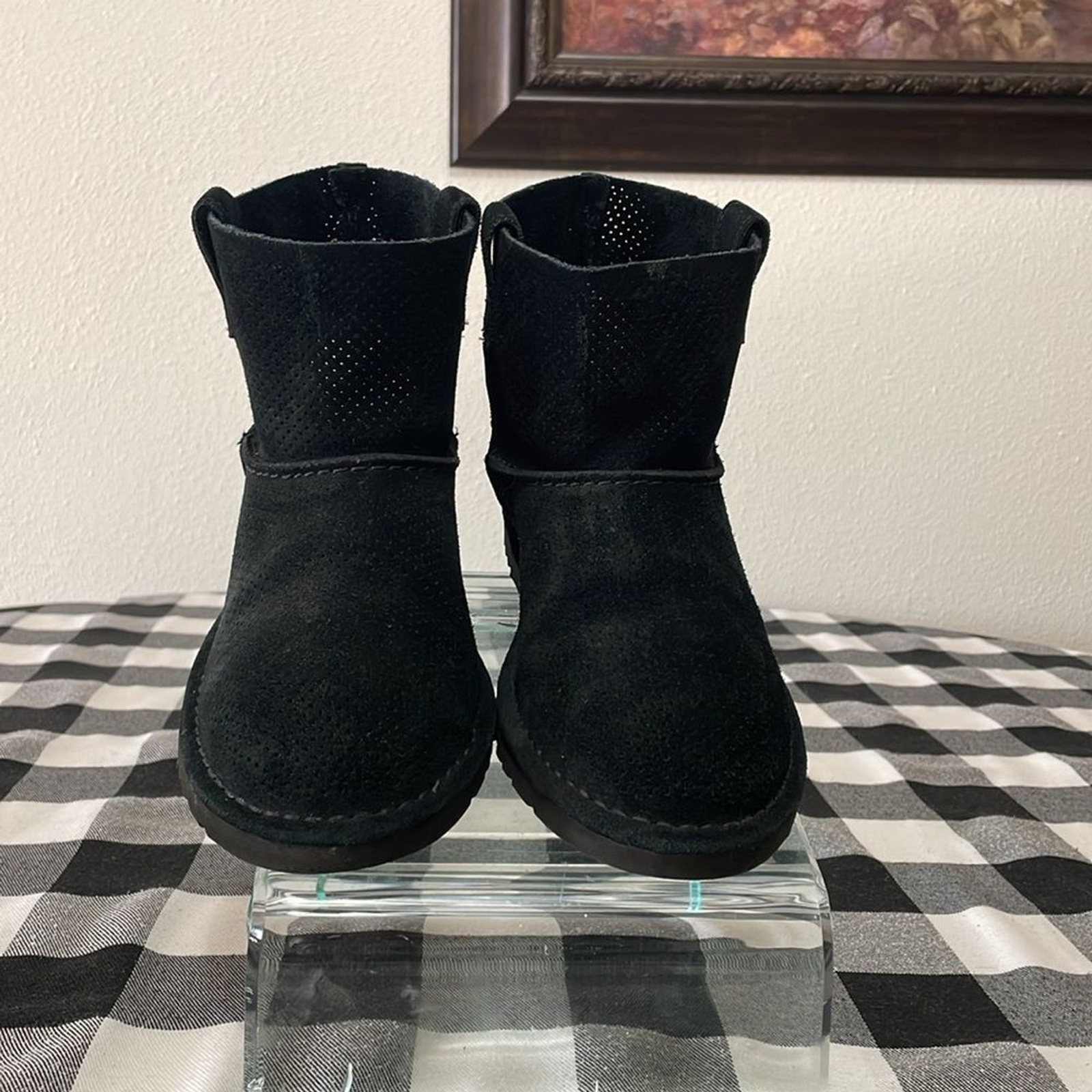Ugg Classic Unlined Mini Perf Black Suede Leather Boots Womens Size 7 Perforated