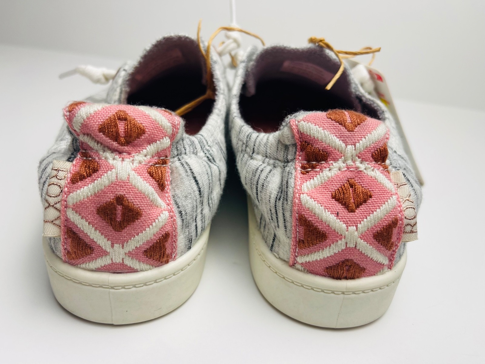 Women’s ROXY Bayshore Plus Lace-Up Sneaker shoe 6 6.5 7 7.5 8 8.5Gray Stripe $50