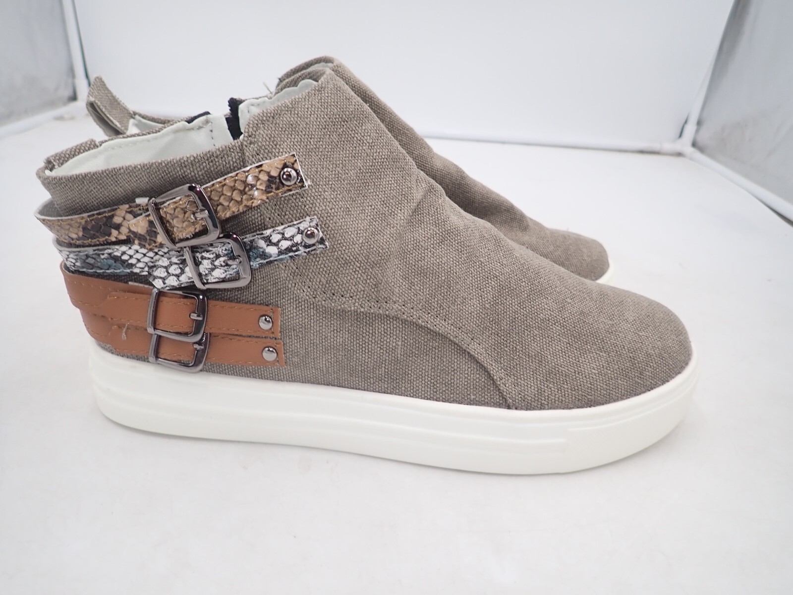 ROSY Women’s Buckle-Accent Canvas Hi-Top Sneakers size 6, 6.5, 7, 8, 8.5, 9, 9.5