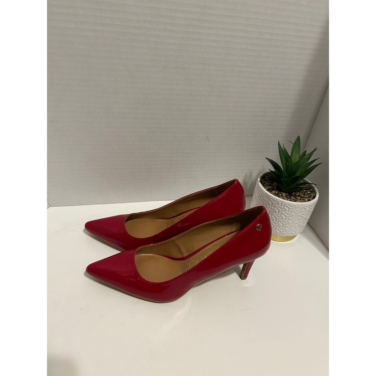 Calvin Klein Nilly Red Patent Pointed Toe Pumps Heels Size 9.5 34E9547