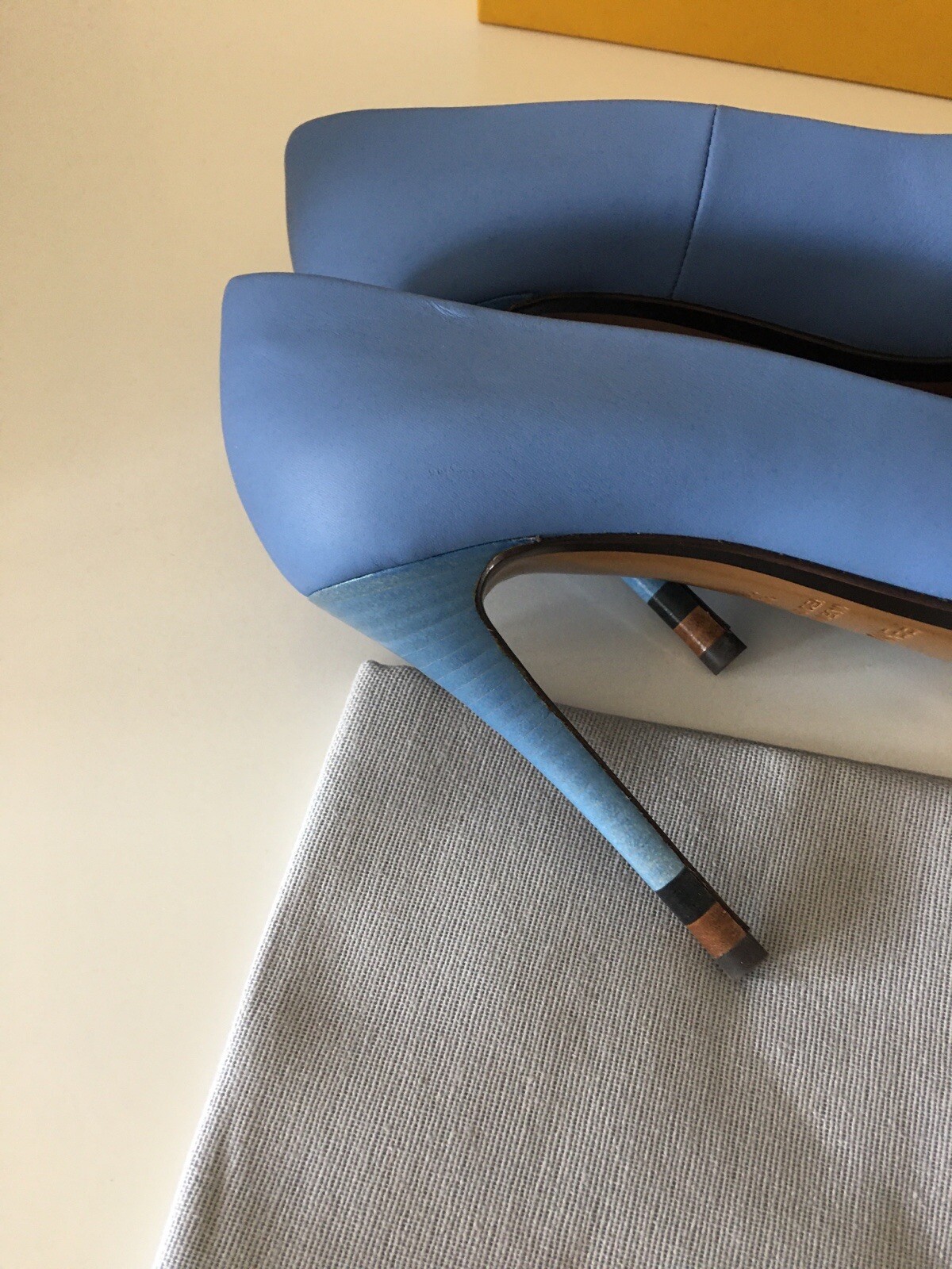 NWT FENDI POINTED TOE BLUE LEATHER PUMP HEELS SHOES SIZE IT 36 US 6