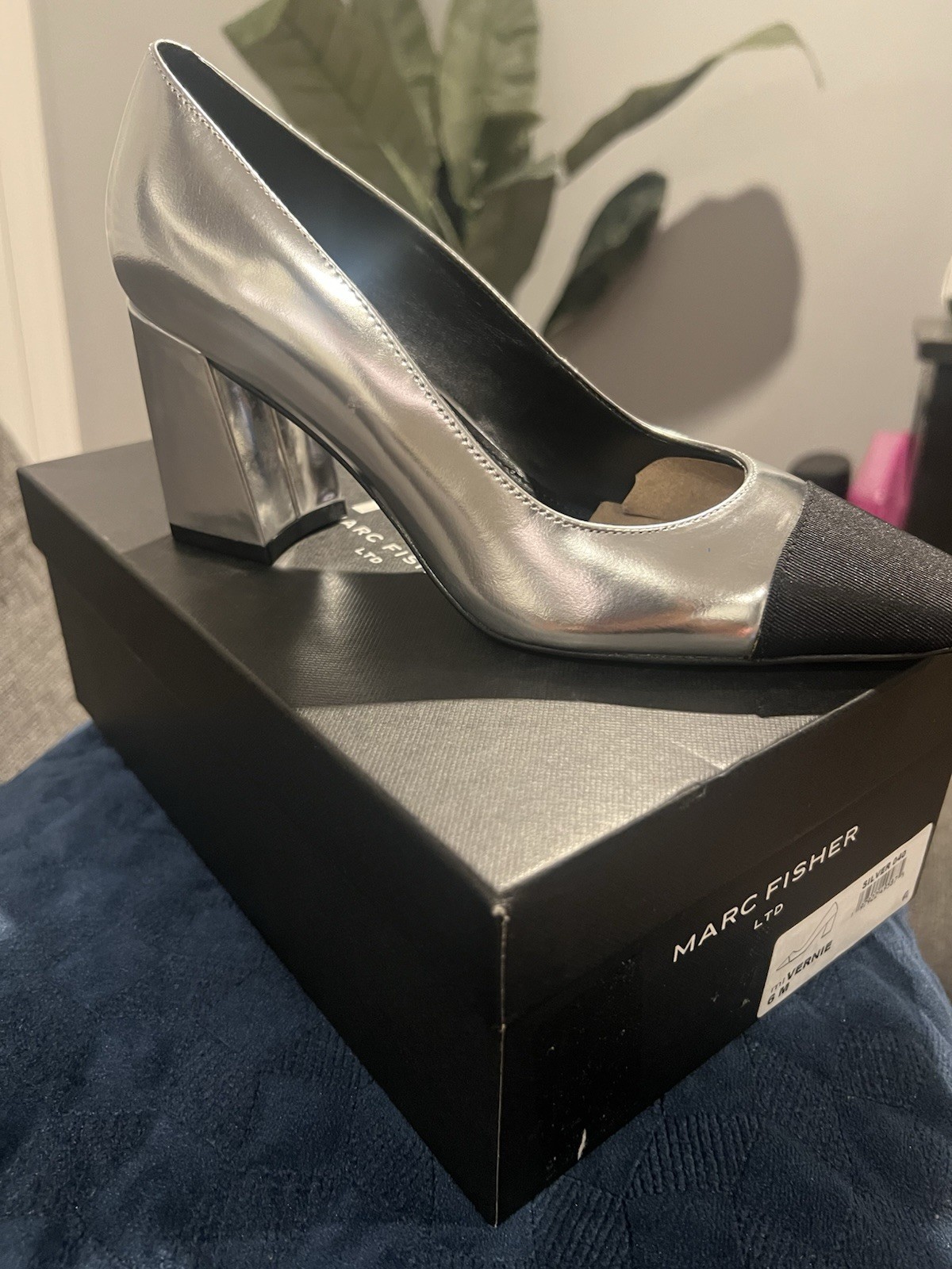 Marc Fisher LTD Women’s Silver/Black Colorblock Pointed Toe Block Pumps 6M