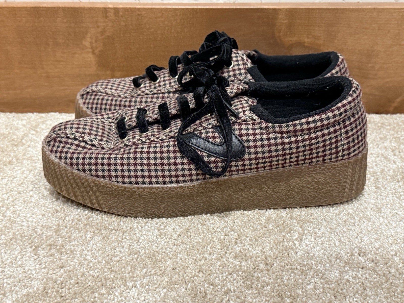 Tretorn Nylite Plus Bold Women’s Sneakers Burgundy Plaid, Size 9