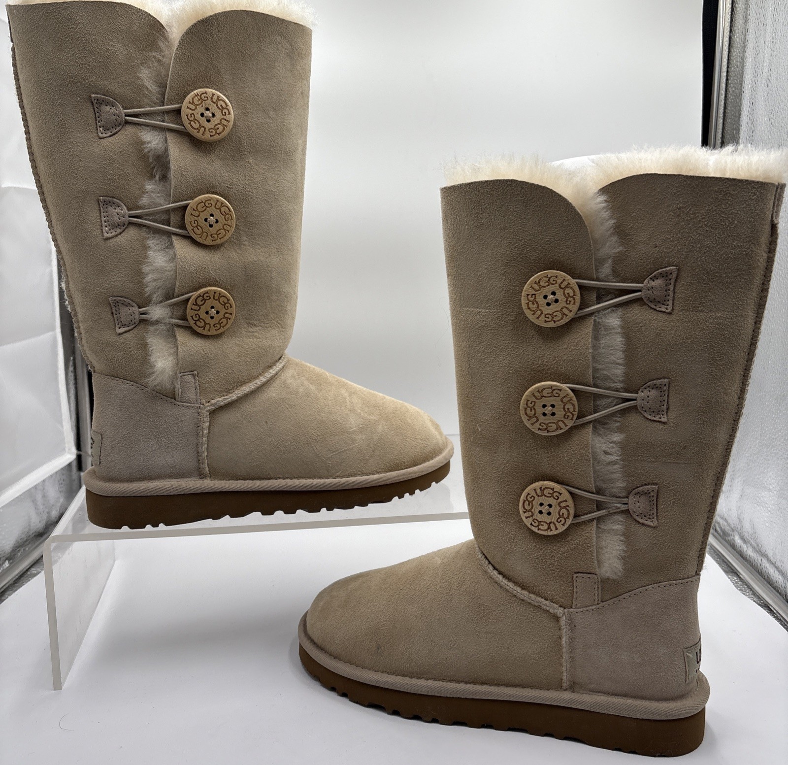 NEW UGG Australia Bailey Button Triplet, Size 5 Free Shipping