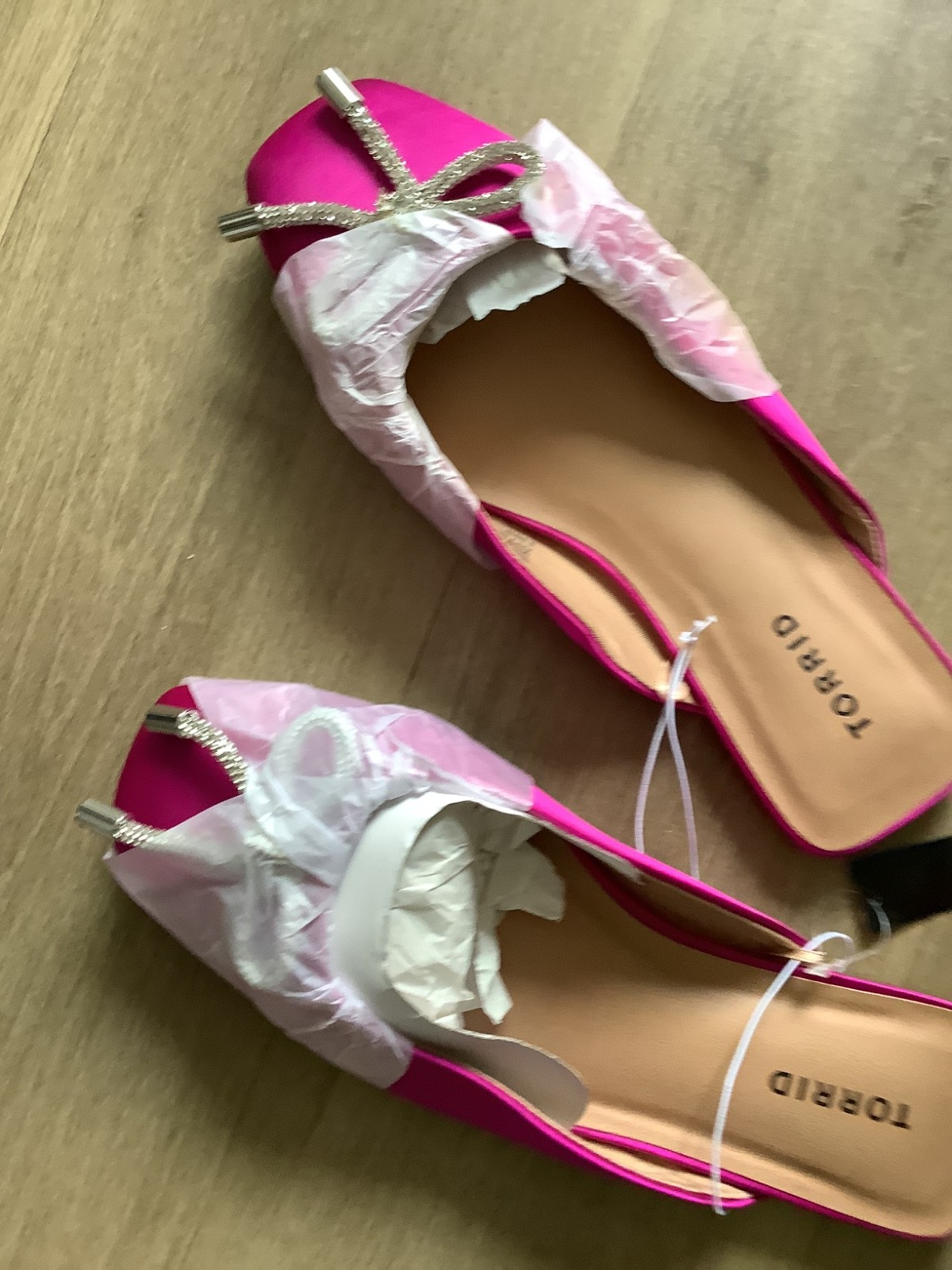 Torrid 9 1/2 Wide Hot Pink Satin Rhinestone Bow Slip On Flats