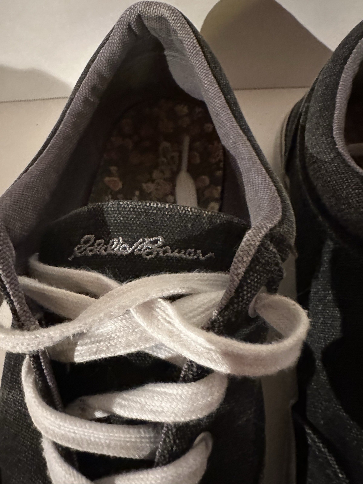 Eddie Bauer Women’s Sneakers Sz 9 Canvas Charcoal Grey. Chatham Lace VGC