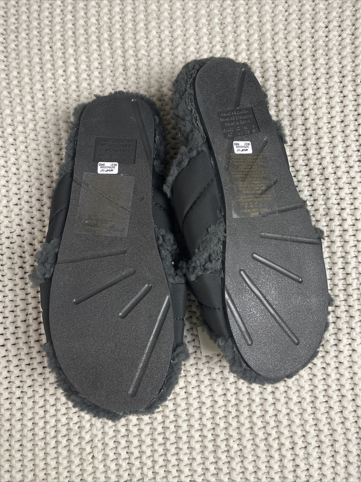 Aerie Crossed Sherpa Gray Sandals Size 6