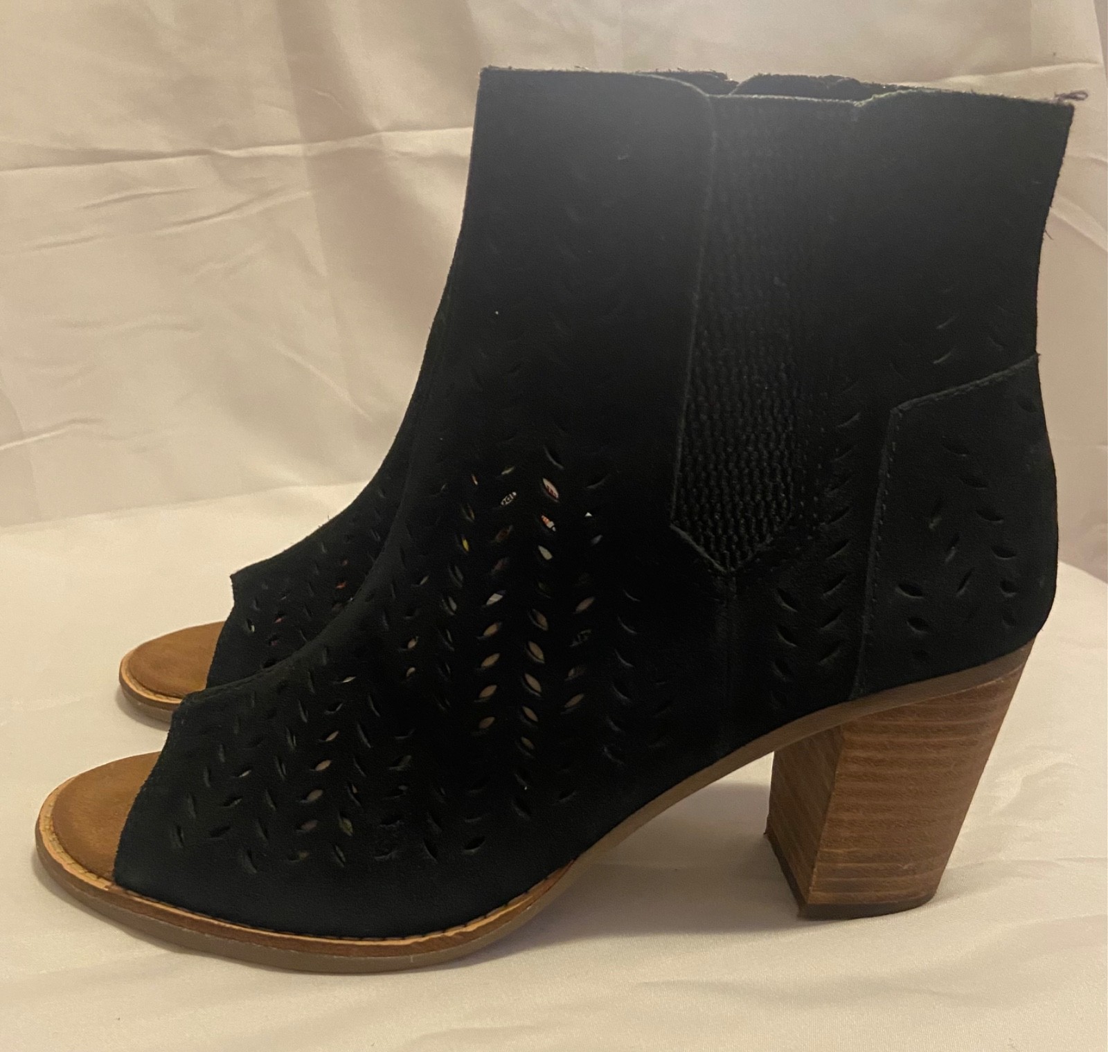 Toms Boots Womens 8W Majorca Ankle Booties Gray Suede Peep Toe Heels Side Zip