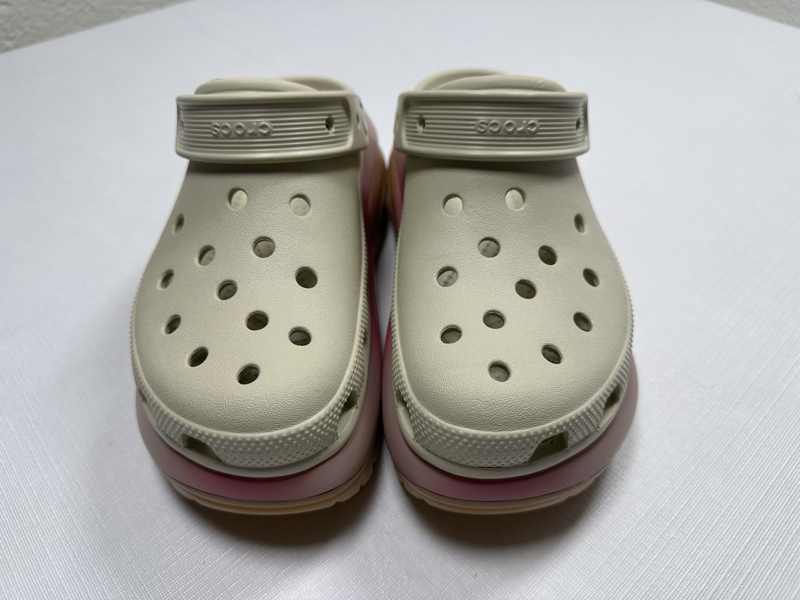 Women’s Crocs Classic Mega Crush Color Dip Slingback Clog Size 6 Bone Pink