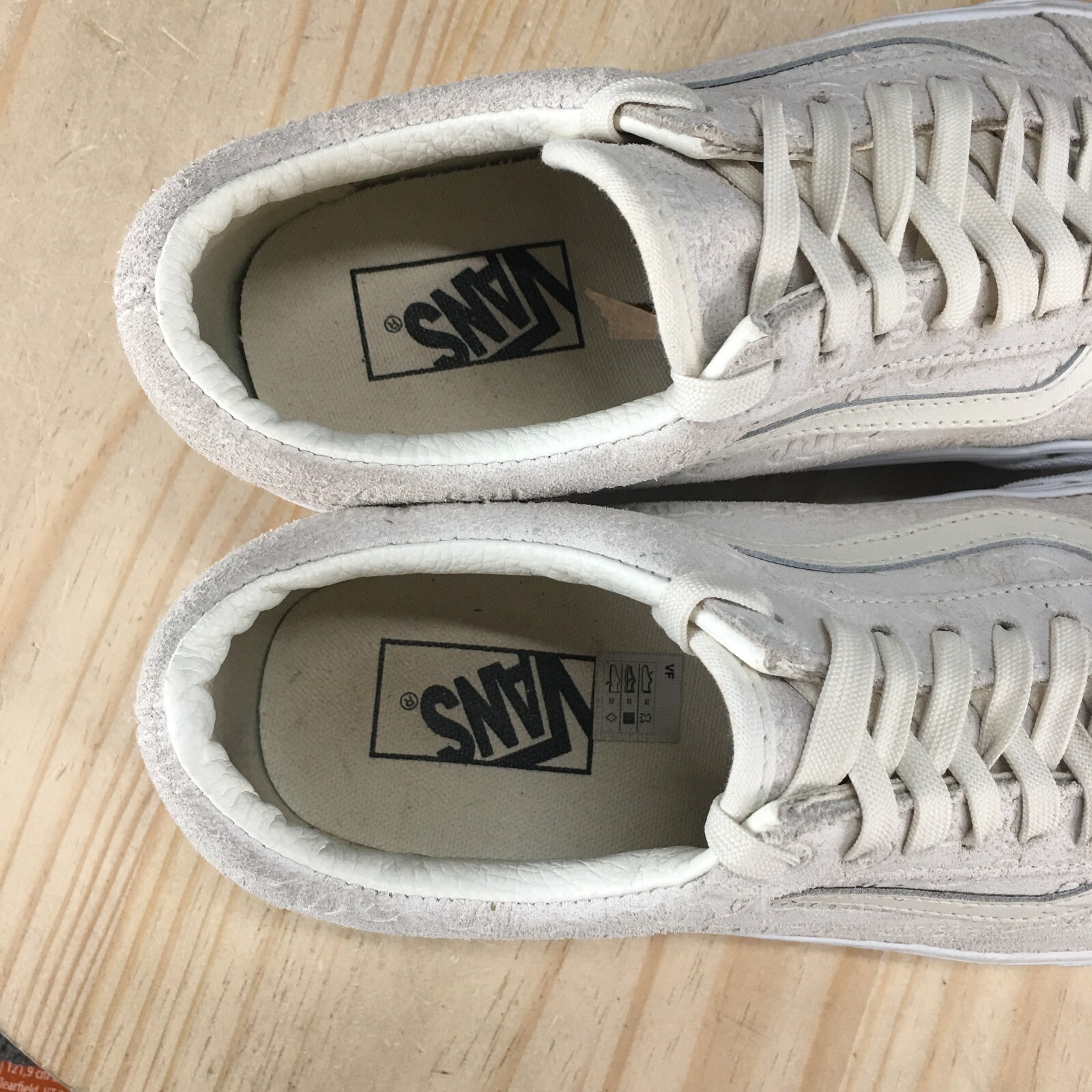 Vans Shoes Womens 10 Mens 8.5 Deboss Old Skool Sneakers Beige Lace Up Low 721356