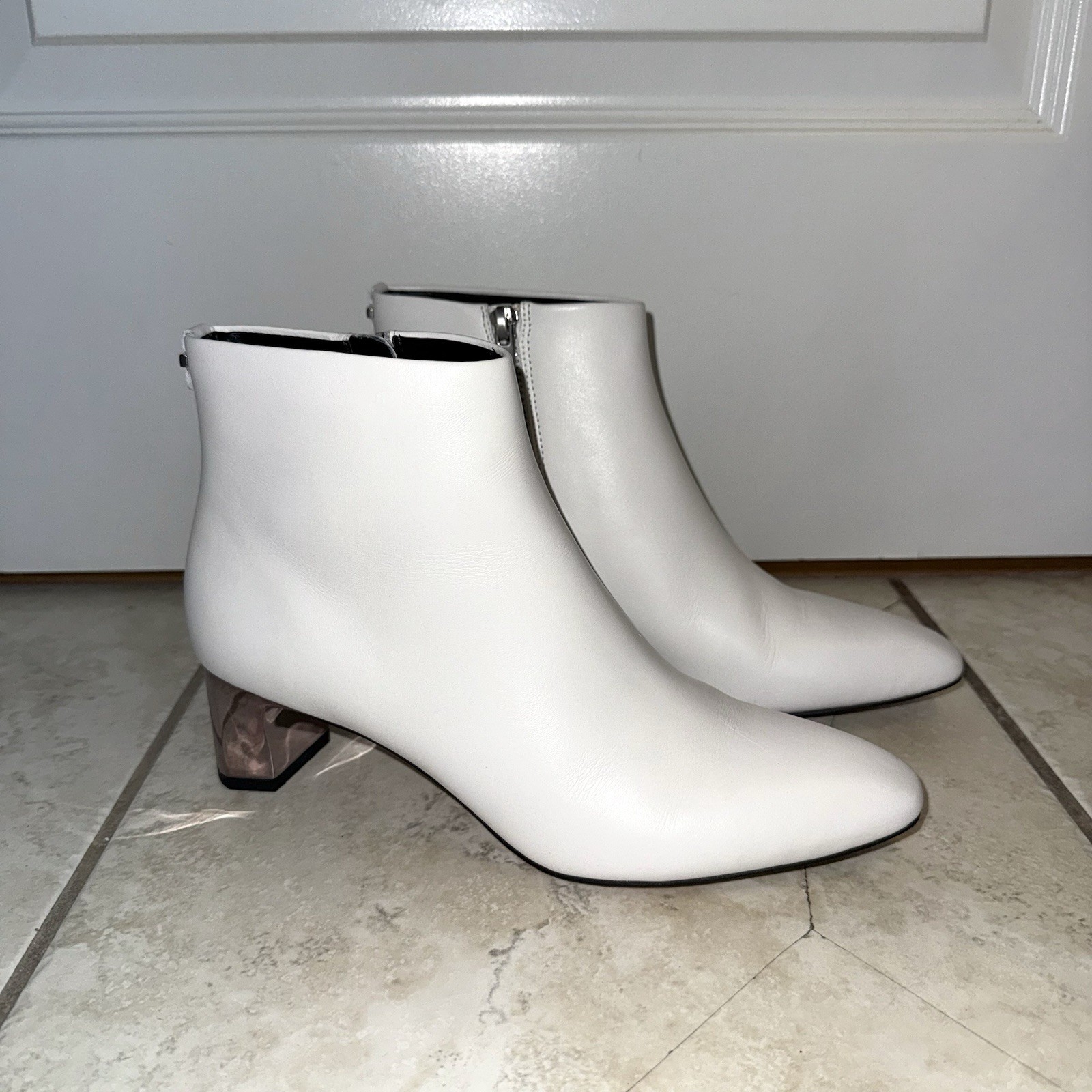 Calvin Klein Mimette Women’s White Leather Pointed Toe Zip Ankle Boots 7M