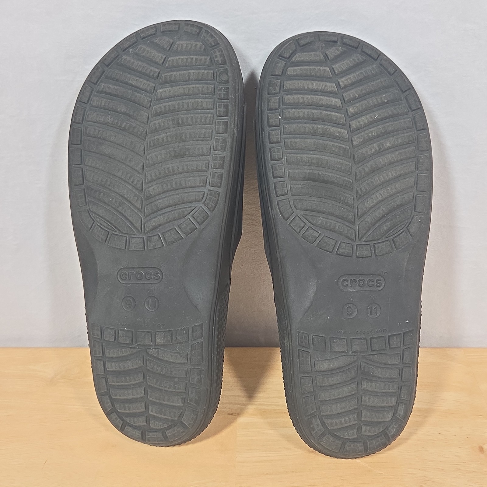 Crocs Classic Iconic Comfort Slides Mens Sz 9 Womens Sz 11 Sandals Unisex Adults