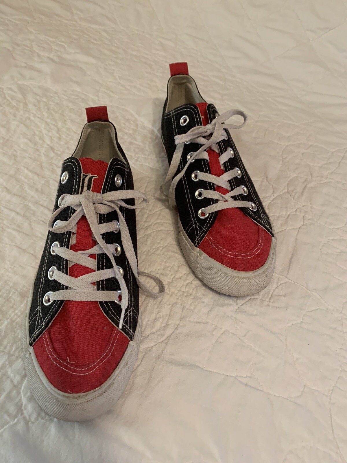 Skicks Shoes Womens 9 Mens 7 Black Red Louisville Cardinals Low Top Sneakers