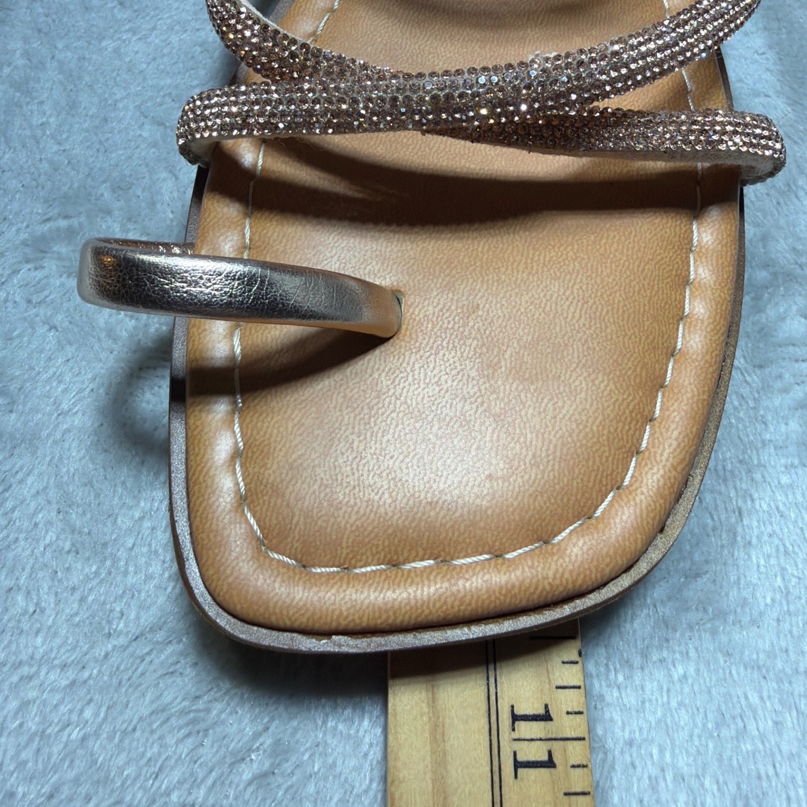Mariella Made in Italy Vintage Gold Rhinestone Toe Ring Strappy Sandals Size 9