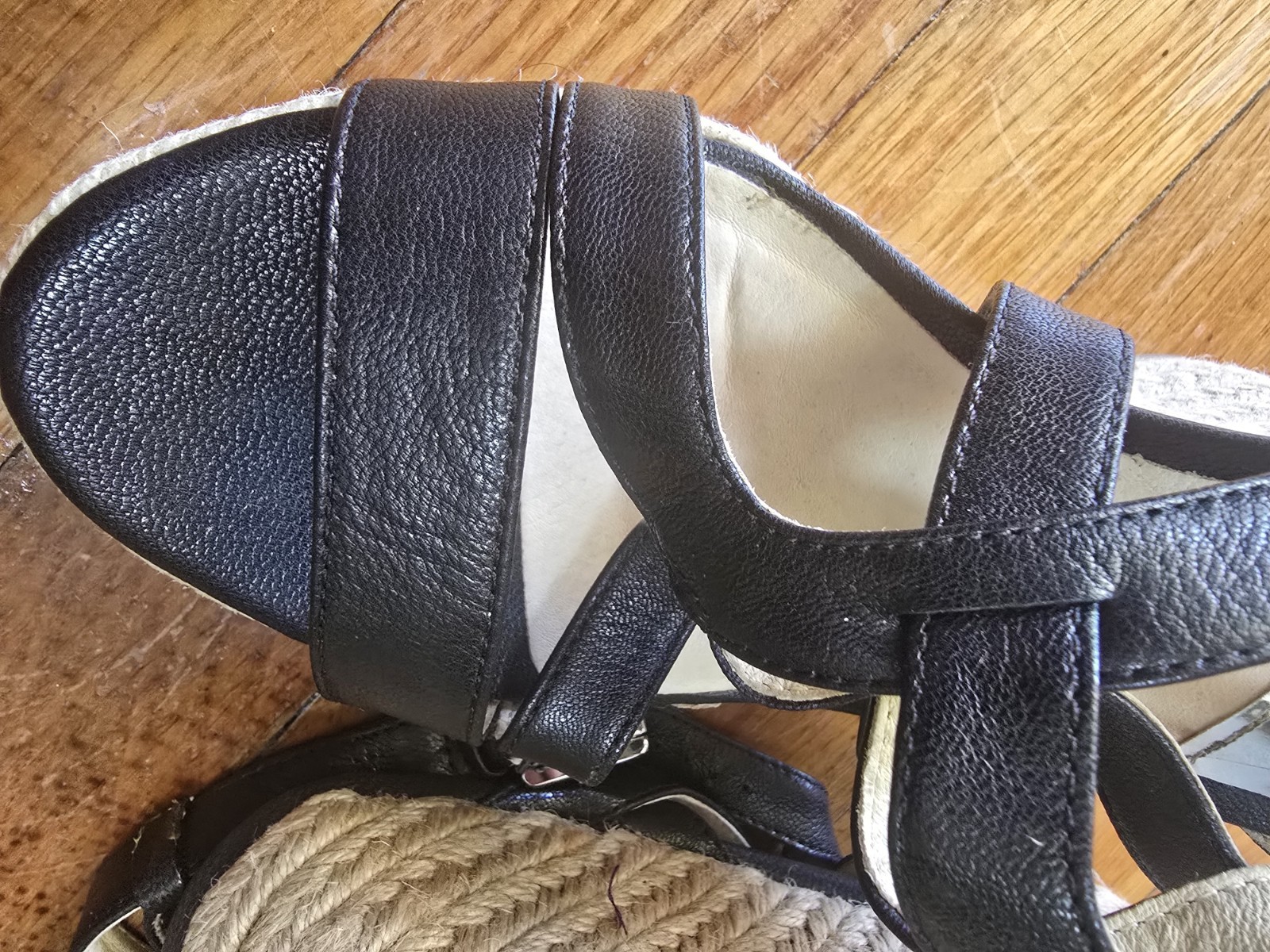 Michael Michael Kors Women’s Black Leather Strappy Wedge Sandals Size 8